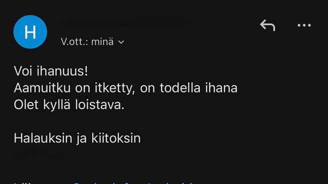 Mä rakastan mun duunia todella paljon ja tämä on sellainen elämäntapa, viime aikoina moni ihminen on saanut onnea itselleen ja nää on asioita jotka tekee mut todellakin onnelliseksi. Varmaan jotain on tullut tehtyä oikein ja se suunnaton työmäärä ja usko niin hyvä tulee. Uskon, että teen vielä monen ihmisen onnelliseksi😃🎼💪🏼
#palaute #asiakaspalaute #positiivisuus #työ #äänitysstudio
