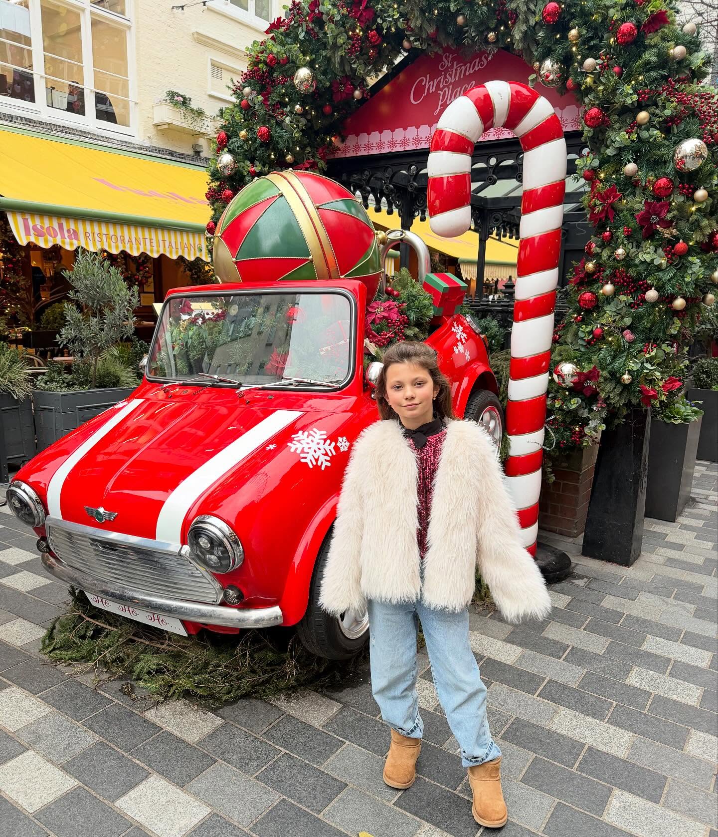 ✨ Jackie In London ✨ The Perfect Family Getaway!! #lovebyjackie #London #christmastime #kidsfashion #kidswithstyle ✨♥️🎄🇬🇧🎄♥️✨