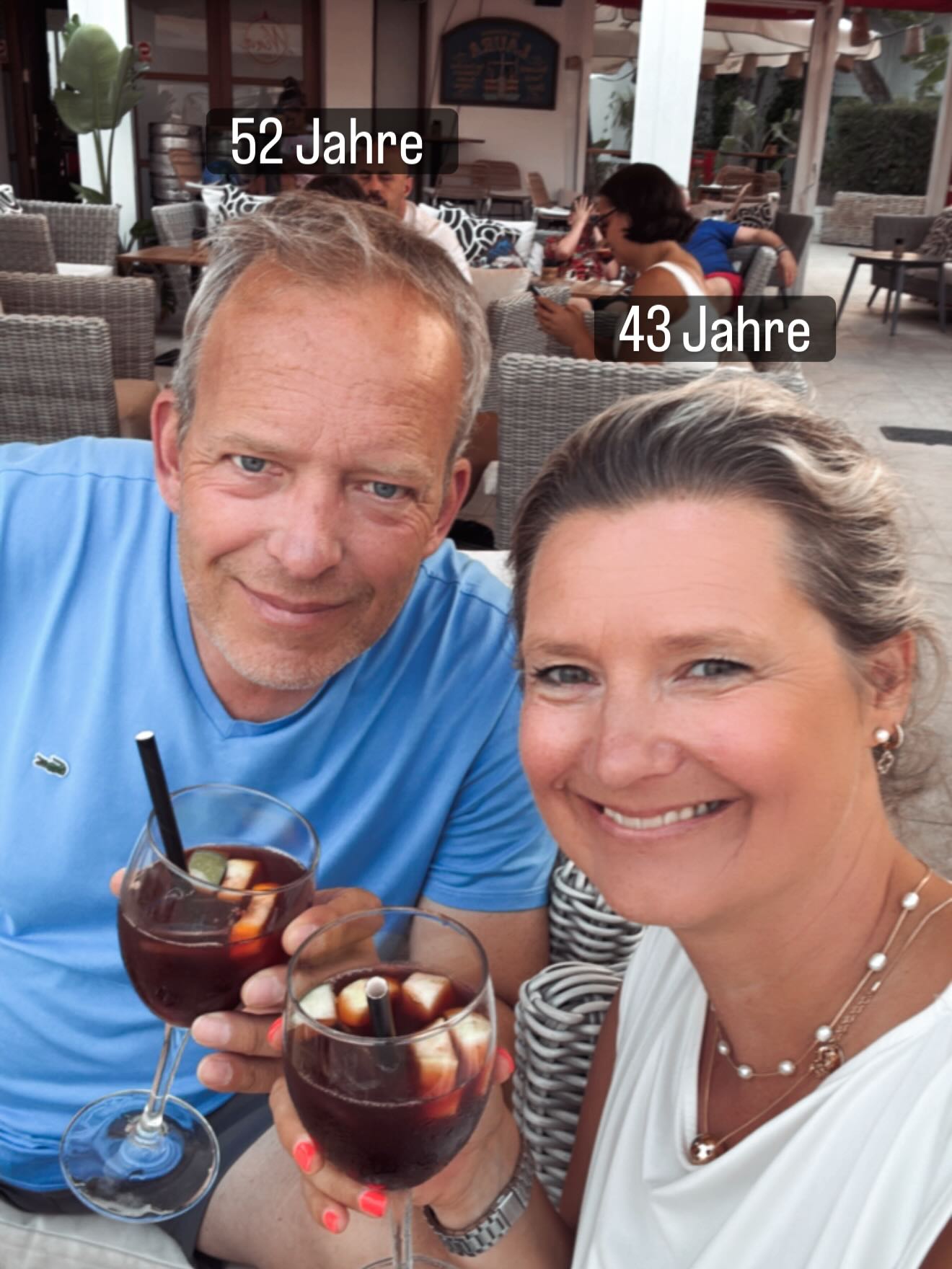 Nicht perfekt.
Aber echt.
Damals 23 & 33.
Heute 43 & 53.
❤️ @thorstenhage