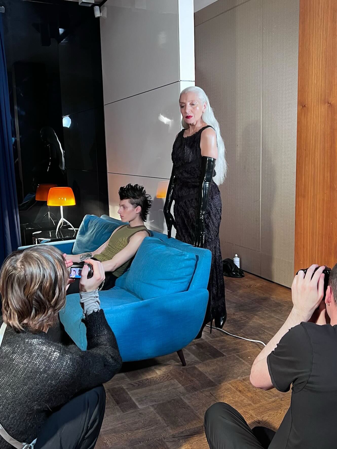 Really loved this shoot from a while back for @aroarchive. Now that they are in Islington we are practically neighbours! Will be visiting more often
#fashion #fashionmodel #preowned #clothescollection