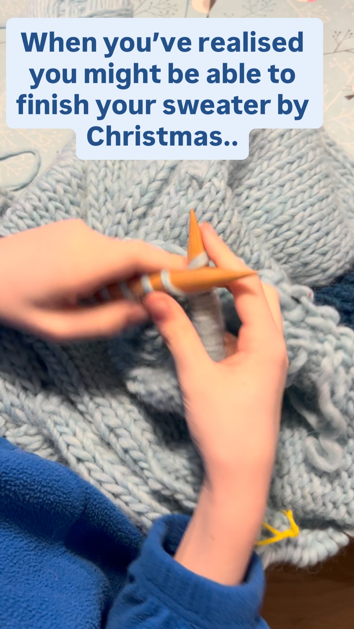 My daughter has finished both sleeves and is now super motivated to finish her Roll up Knit Down sweater by @laurenastondesigns
#TheClaudiaJumper #rollupknitdownjumper #theclaudiasweater #laurenastondesigns #kidswhoknit #speedknitting