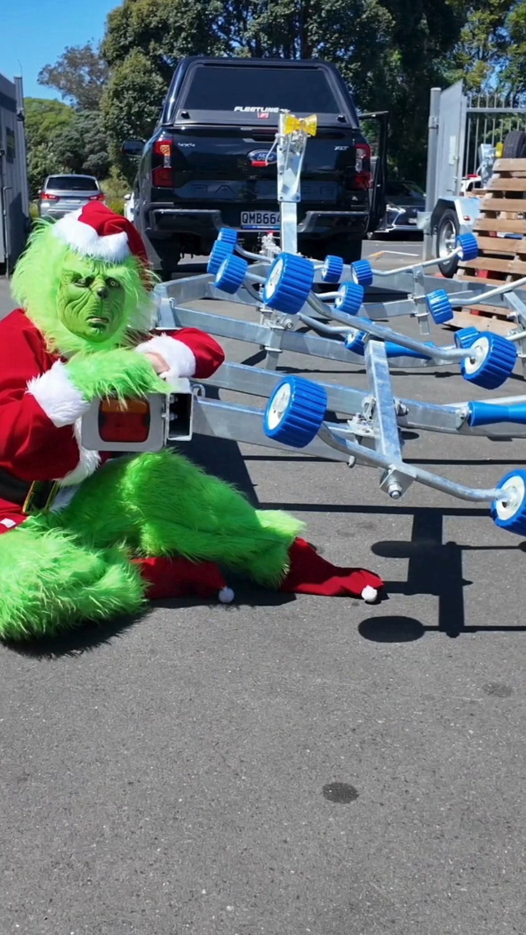 Just like Bentley, drive around in style with an Aakron Xpress trailer.
#aakronxpresstrailers #boatingnz #nztrailers #affordabletrailers #besttrailers