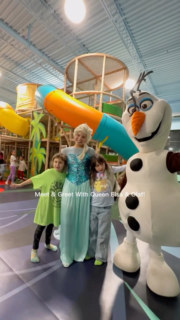 Guess which duo made a magical surprise visit to @hyperkidzbaltimore tonight!🥰❄️✨Elsa and Olaf!!!!👑☃️💫The pair dropped in for an evening of Frozen fun!❄️☃️They danced, sang and brought tons of winter cheer to the little ones!✨🤍💫
#hyperkidzbaltimore #kidsevents #frozen #disney #elsaandolaf