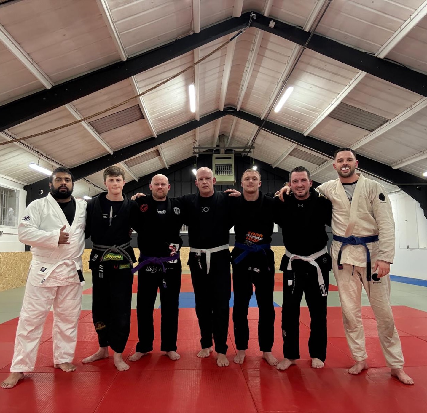 Christmas is a time of givingā¦. So why not come down and give BJJ a go at Checkmat4421!š
š¼ Our gift to you: Some happy (and sweaty) end of class photos from sessions leading up to Christmas :)