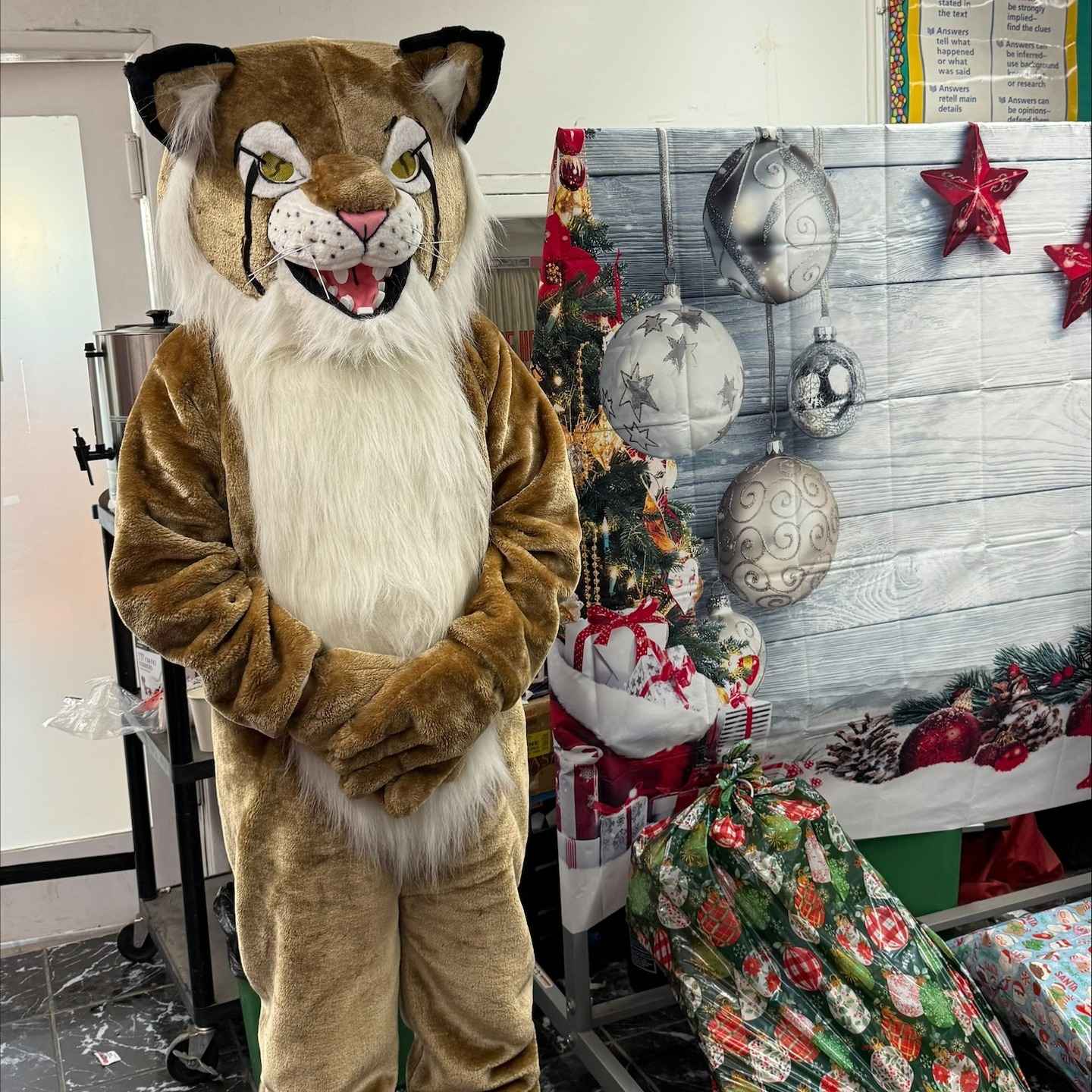 Our Parent-Holiday Breakfast was such a blast! Thank you so much to our BPA family for always showing up, donating, and being so involved in our students’ success. What better way to give back to our supportive community than with delicious breakfast and presents! We hope you all have a relaxing break. Happy Holidays!