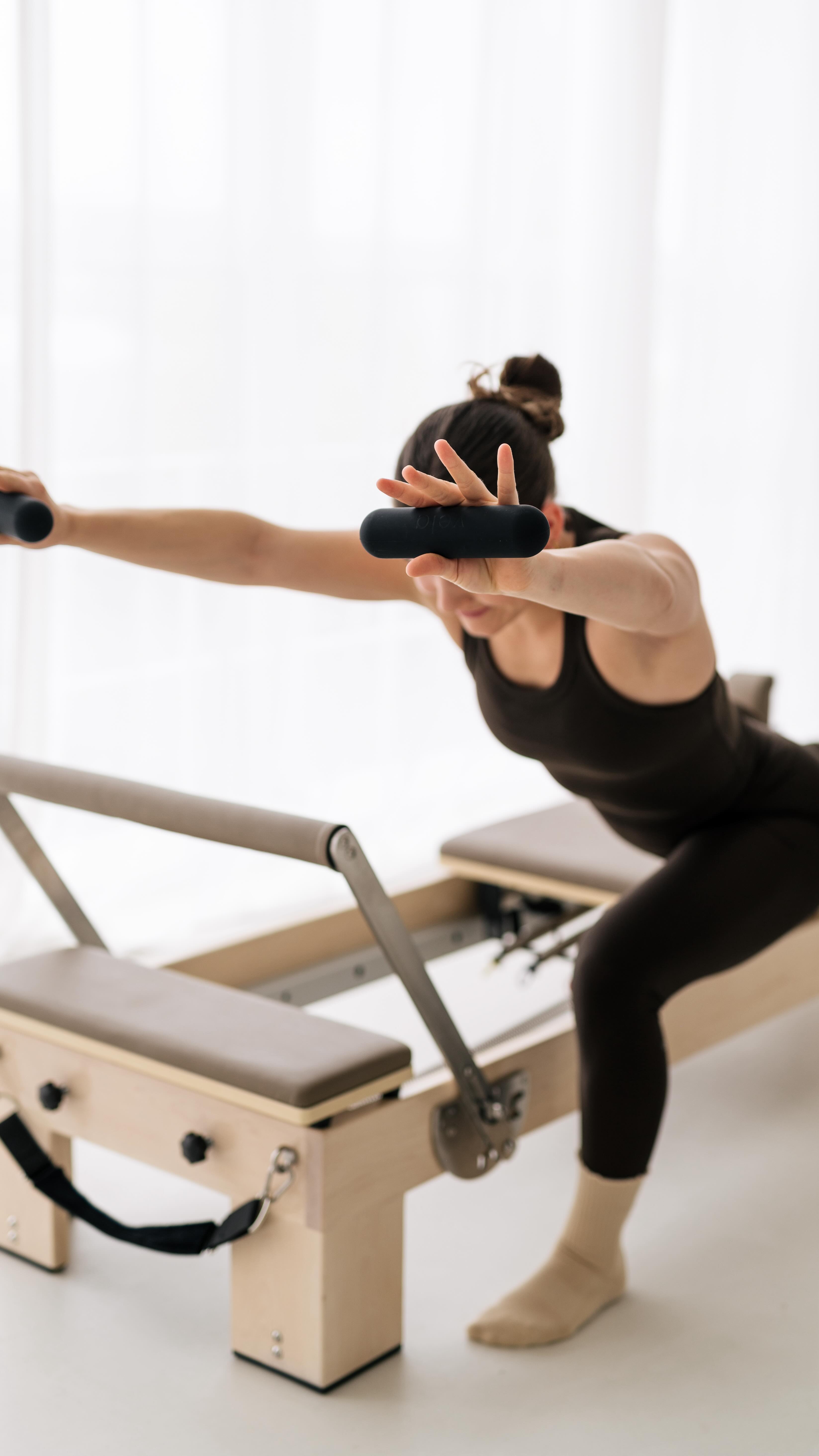 Dream in white 🤍 @stories_inmotion
#reformer #reformerpi̇lates #velareformer #studio
