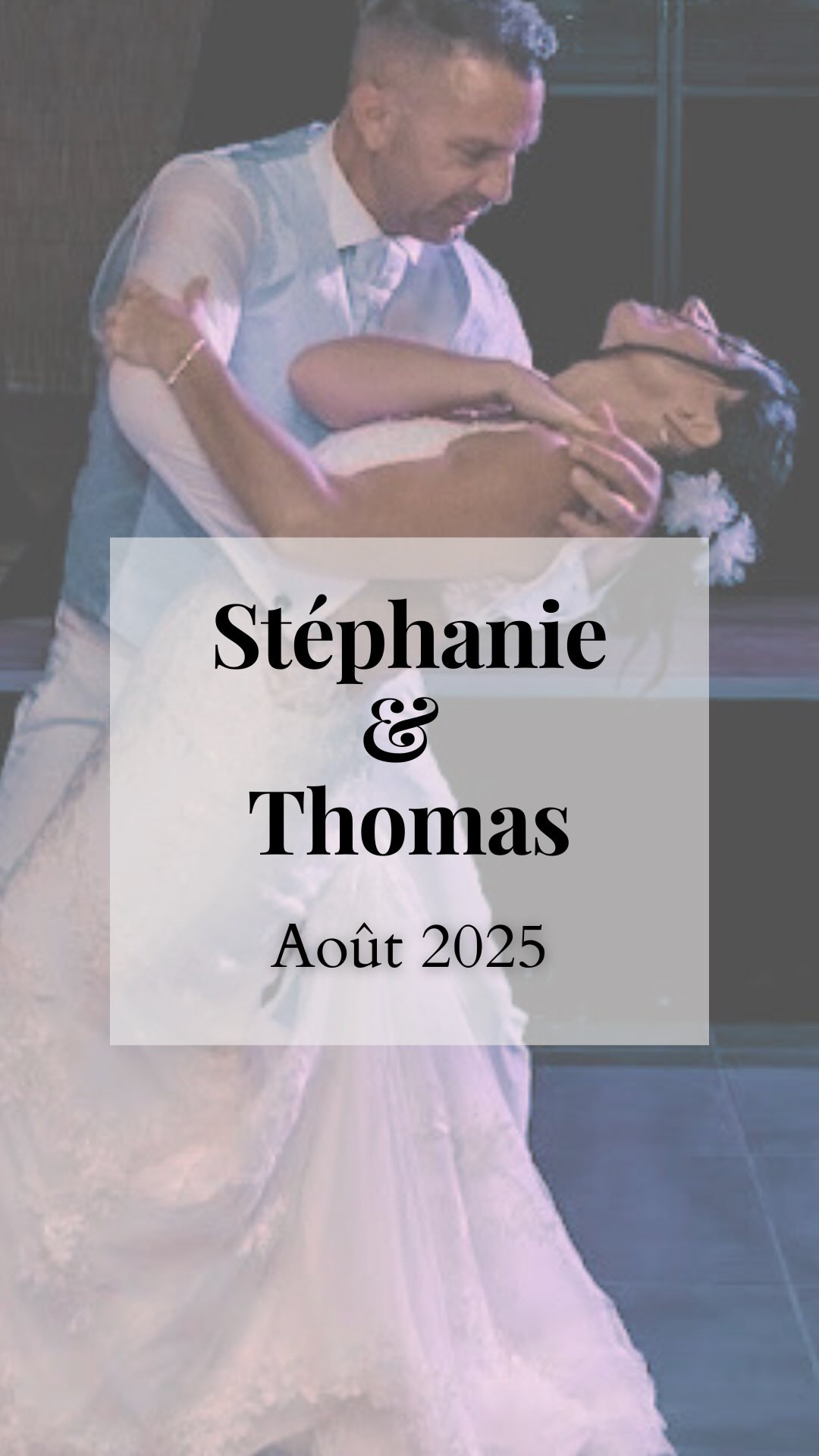 ✨ Retour sur le mariage de S & A 💍 Août 2025 💍
Une parenthèse ensoleillée en plein décembre : leur élégante bachata sur Obsession d’ Aventura.
Une musique qui raconte leur histoire… et un moment suspendu.
‼️ Regardez la fin : l’émotion de leurs invités est le plus beau juge de leur prestation.
L’ambiance qu’ils ont créée parle d’elle-même 🤍💜
Leurs mots après la danse :
« Nous n’aurions pas pu rêver mieux ! Natacha a été exceptionnelle, très professionnelle, patiente, une véritable passionnée de la danse.
Nous avons pris énormément de plaisir pendant les cours, et nous avons vécu un moment magnifique et magique le jour J sur l’ouverture de bal ! »
💜 Et vous, quelle musique raconte votre histoire ? Mettez en commentaire la musique sur laquelle vous voudriez danser votre Ouverture de bal 😉
Prestataires :
📍 Lieu de réception / Venue : Chemin des Prés
💃 Chorégraphe / Choreographer : @synbaldanse
🎥 Vidéo / Video : Studio Casino Pictures
🎧 DJ : Fiestasound
💄 Coiffure / Hair : @leboudoirdelilymariage
👗 Robe / Bride dress : @stylfrance
#ouverturedebal #obsesion #bachata