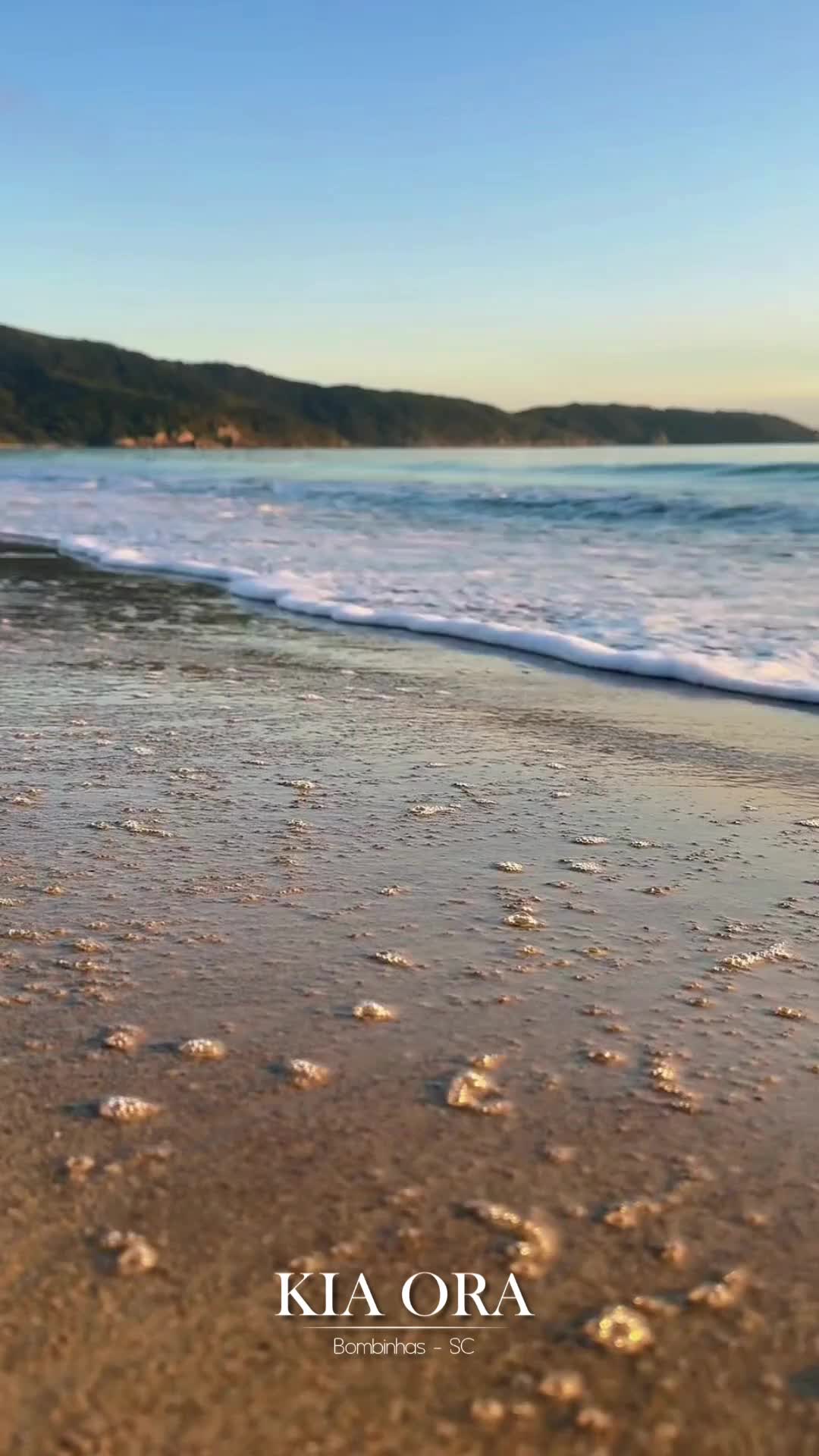 Na Kia Ora Bombinhas, cada detalhe convida a ficar mais um pouco.
Vista mar, café da manhã sem pressa e dias que pedem alguém especial. 🧡