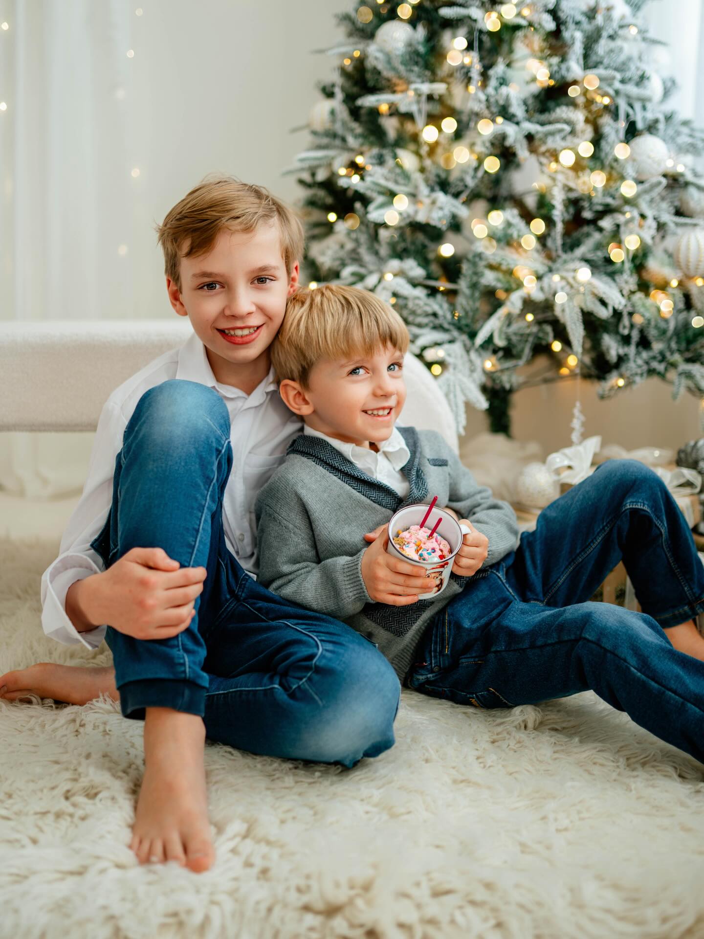 For some reason, as children grow up, we tend to organize photo sessions less often than when they were babies. But every age deserves to be captured 🤍
What wonderful boys in these photos!
I had the privilege of photographing the youngest as a newborn, and this beautiful family even earlier — when they were still expecting their second little son.
Moments change, but memories like these last forever ✨.
.
.
.
Newborn, Family & Maternity Photographer in Zürich area | Ksenia Photography
.
.
Neugeborenen-, Familien- & Schwangerschaftsfotografin im Raum Zürich | Ksenia Photography
.
.
.
.
#motherhood #zurich_switzerland❤️ .
#chrismas #swissphotographer # #dearphotographer #zurich #switzerland🇨🇭 #ourcandidlife #todler #magicofchildhood #momtogs #littlesweetie #thechildrenoftheworld #littledreamers #childportraits #pixel_kids #simplychildren #enchantedchildhood #dearestviewfinder #let_there_be_delight #letthemexplore #wildandbravelittles #the_gallery_of_magic #the_sugar_jar #parenthood #parenthood_moments #xmasmarkets #childhoodunplugged #xmasvibes