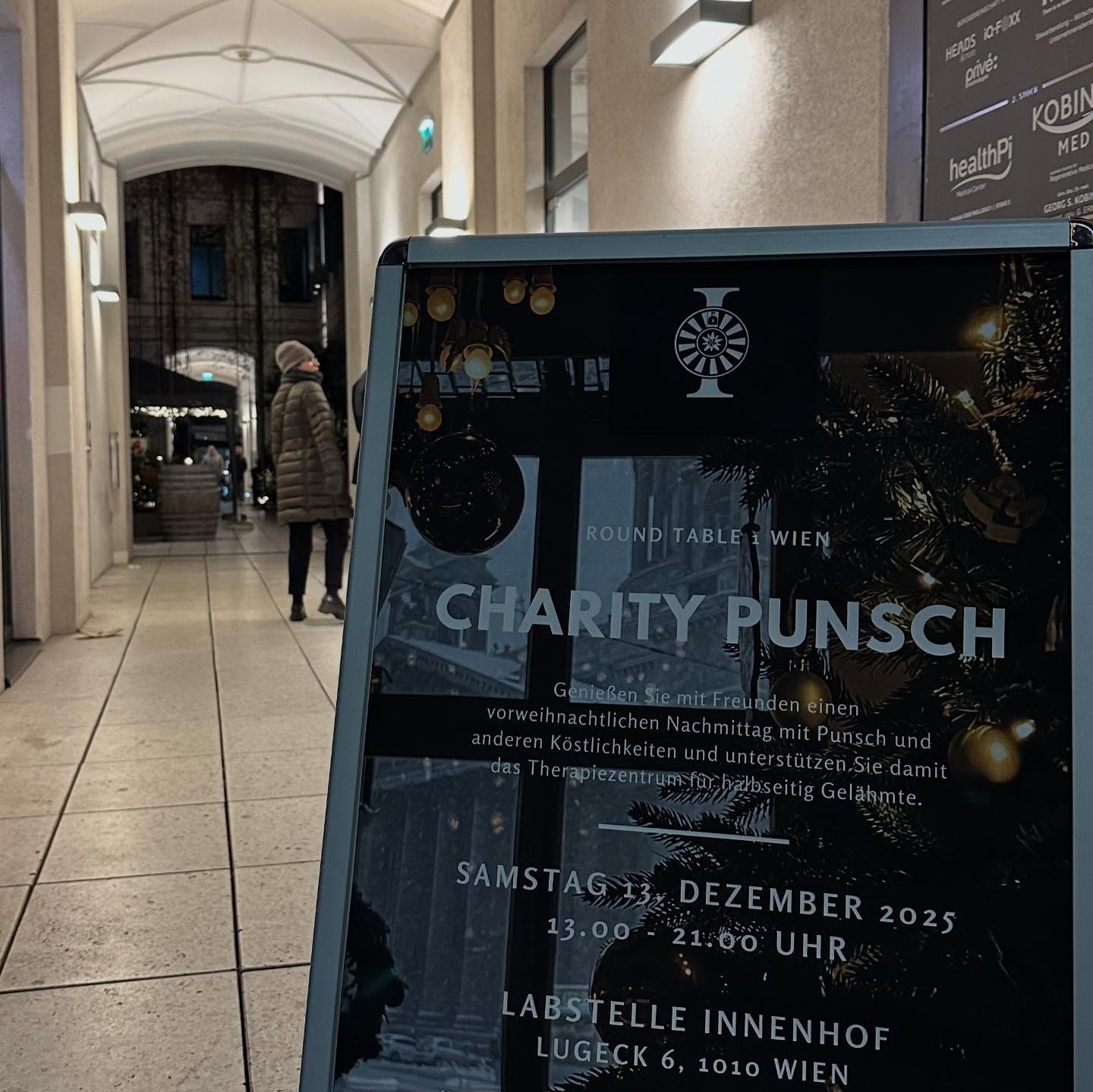 Unser jährlich stattfindender Charity-Punsch war auch heuer wieder ein voller Erfolg! Es freut uns sehr, dass unserer Einladung jedes Jahr viele folgen um gemeinsam mit uns und dem ein oder anderen Glühwein für die gute Sache anzustoßen! DANKE für euren Beitrag! Wir freuen uns schon auf das kommende Jahr 2026! ☺️✨