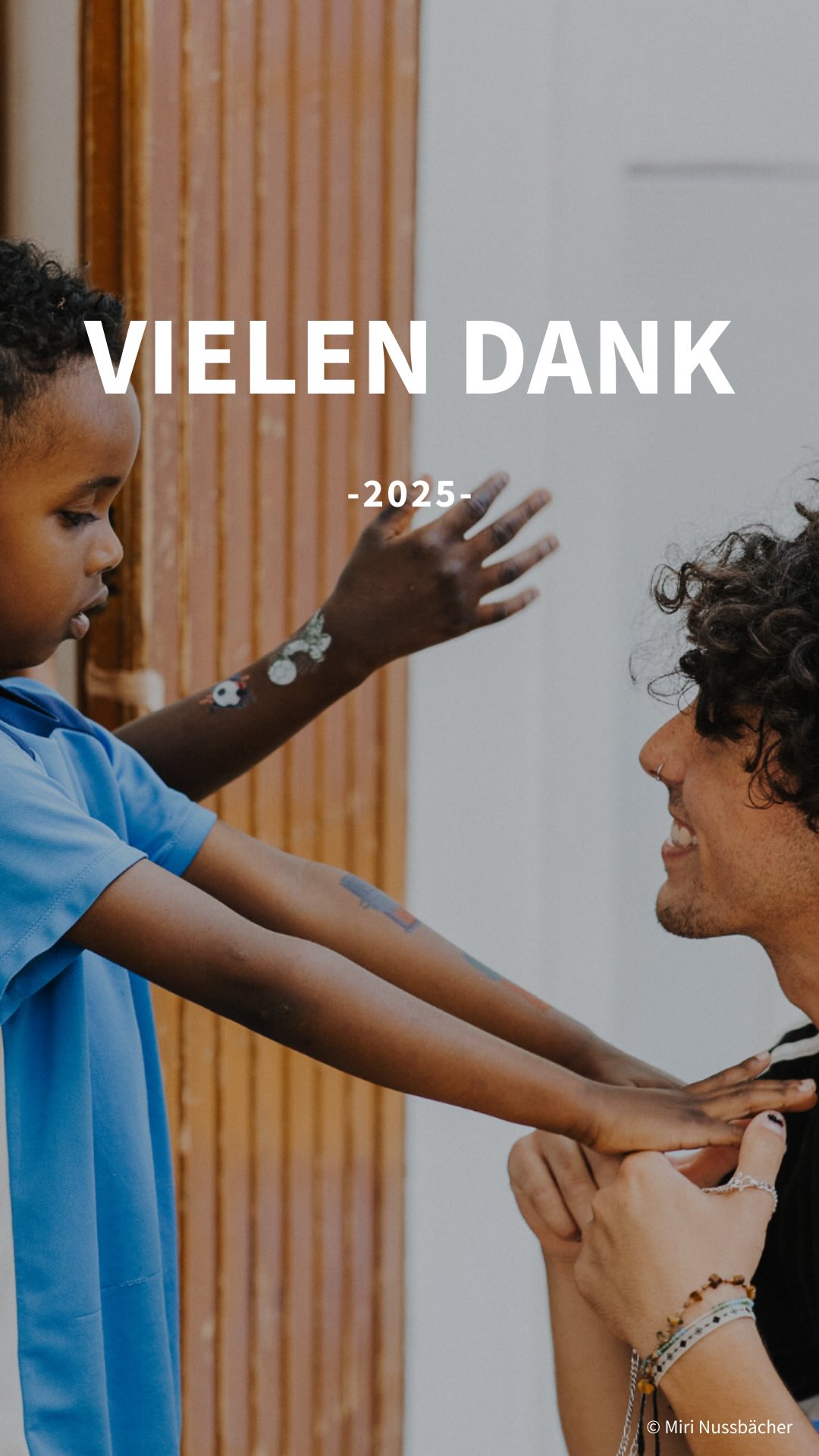 Ein aufregendes Jahr geht zu Ende und wir möchten die Gelegenheit nutzen, allen Kooperationspartner*innen, Unterstützer*innen sowie Ehrenamtlichen von Herzen zu danken. Ohne euch wäre unsere Arbeit nicht möglich gewesen.
Ein besonderes Dankeschön geht auch an alle, die mitgeholfen, unser Team unterstützt oder sich als Mitglied unseres Vereins engagiert haben. 💛
Wir wünschen euch einen guten Start ins neue Jahr 2026 und freuen uns auf alles, was wir gemeinsam bewegen können.✨
#dankbar #neujahr #stadtpiratenfreiburg