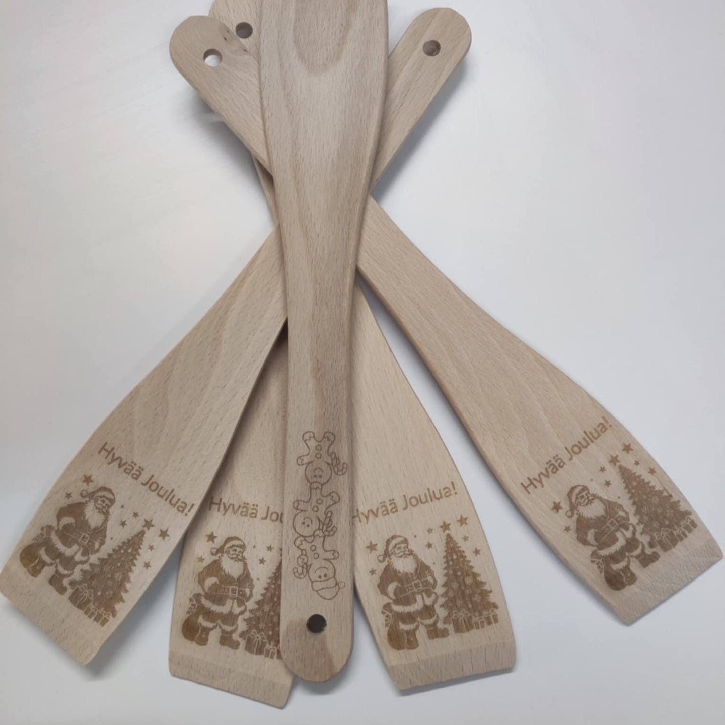 pieni joululahja, tilaustyö
#joulu #joululahja #joululahjaidea #käsityö #kaiverrus