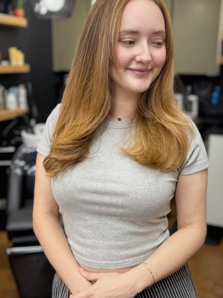 The power of strategic root shadow placement 🤌
Swipe to see the difference dimension makes. We took this beautiful blonde from needing constant root touch-ups to a low-maintenance color that grows out gracefully for months.
Here’s what makes this technique work: it’s not about covering blonde—it’s about creating natural depth that mimics how hair lightens in the sun. The darker root melts seamlessly into her mid-lengths, giving her hair movement, body, and that coveted “I just got back from vacation” vibe.
This approach means fewer appointments, healthier hair (less processing = less damage), and color that actually looks better as it grows. Win-win-win.
If you’re tired of the salon hamster wheel and ready for color that works with your life instead of against it, let’s talk root shadow and dimensional color strategies.
📍 Wild Soul Salon & Head Spa, Denver
✨ Wednesday-Saturday by appointment