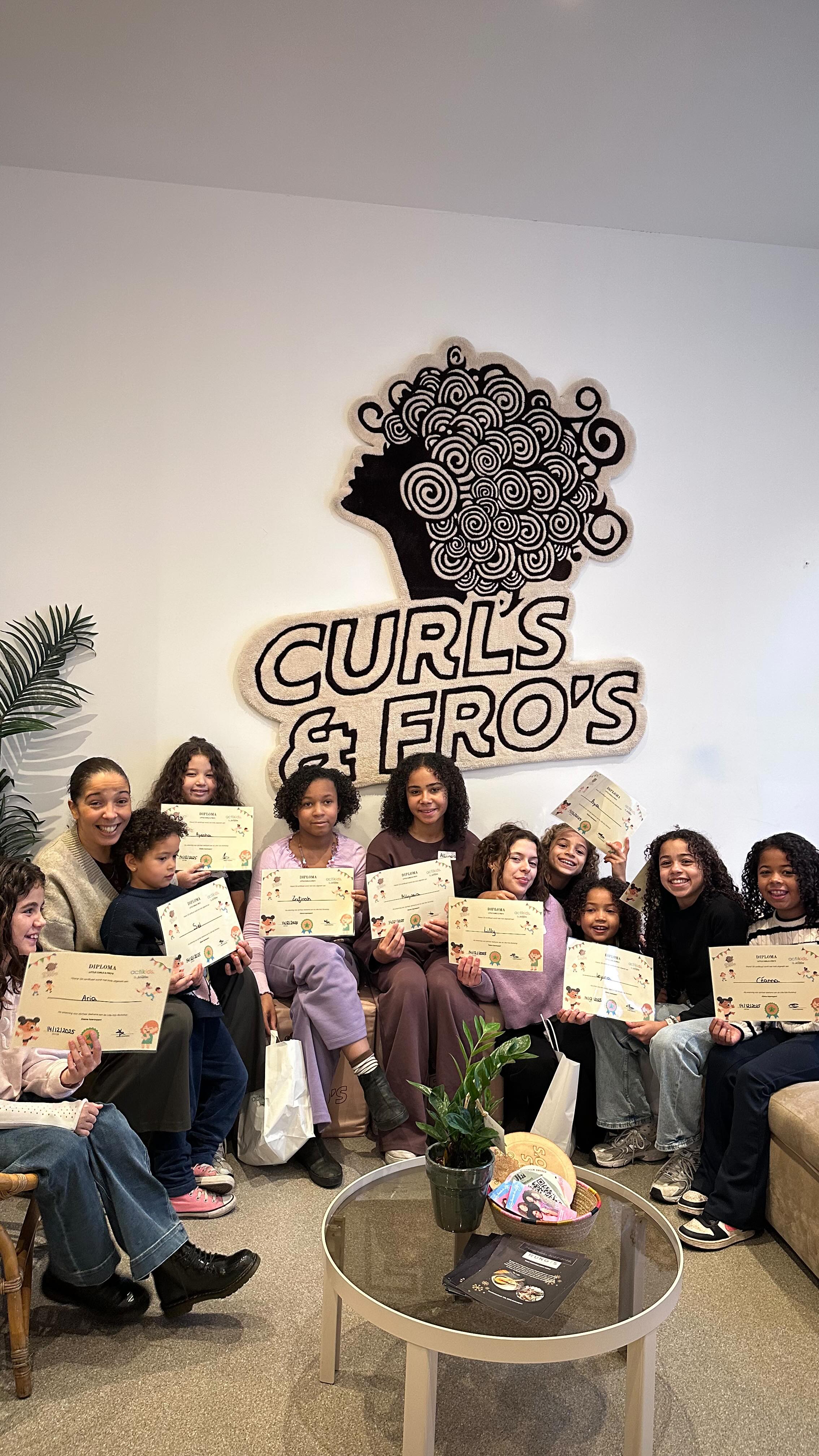 The Little Curls & Fro’s Workshop was so much fun!💙
If you missed it, no worries. Join us for the next one on January 18.
Special thanks to @activilong for partnering with us💙#curlsandfros #curls #kids #kidsworkshop #partnership #activilong #activilong_kids