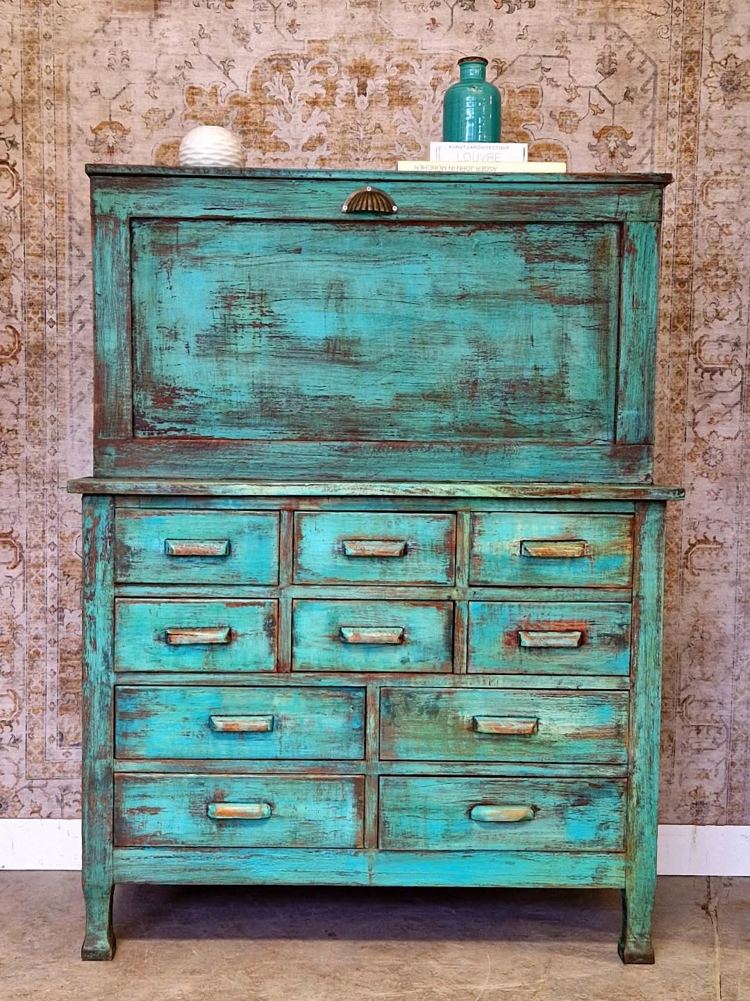 Latest work!
#flipfurniture #netherlands #lovemywork #designer #minadonyavifurniture