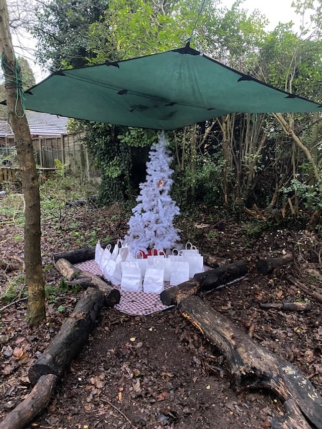 🎄🌲 Festive Forest School Fun! 🌲🎄
Our children have had a wonderful time enjoying Forest School with a Christmas twist! From festive outdoor activities to cosy seasonal fun, everyone had a magical experience in the great outdoors.
A huge thank you to Mr Atkins and Mr Faloon for making the sessions so special and memorable. The children were also delighted to receive a bag of festive goodies to take home — smiles all round! ✨🎁
What a lovely way to celebrate the season together! 🎄😊