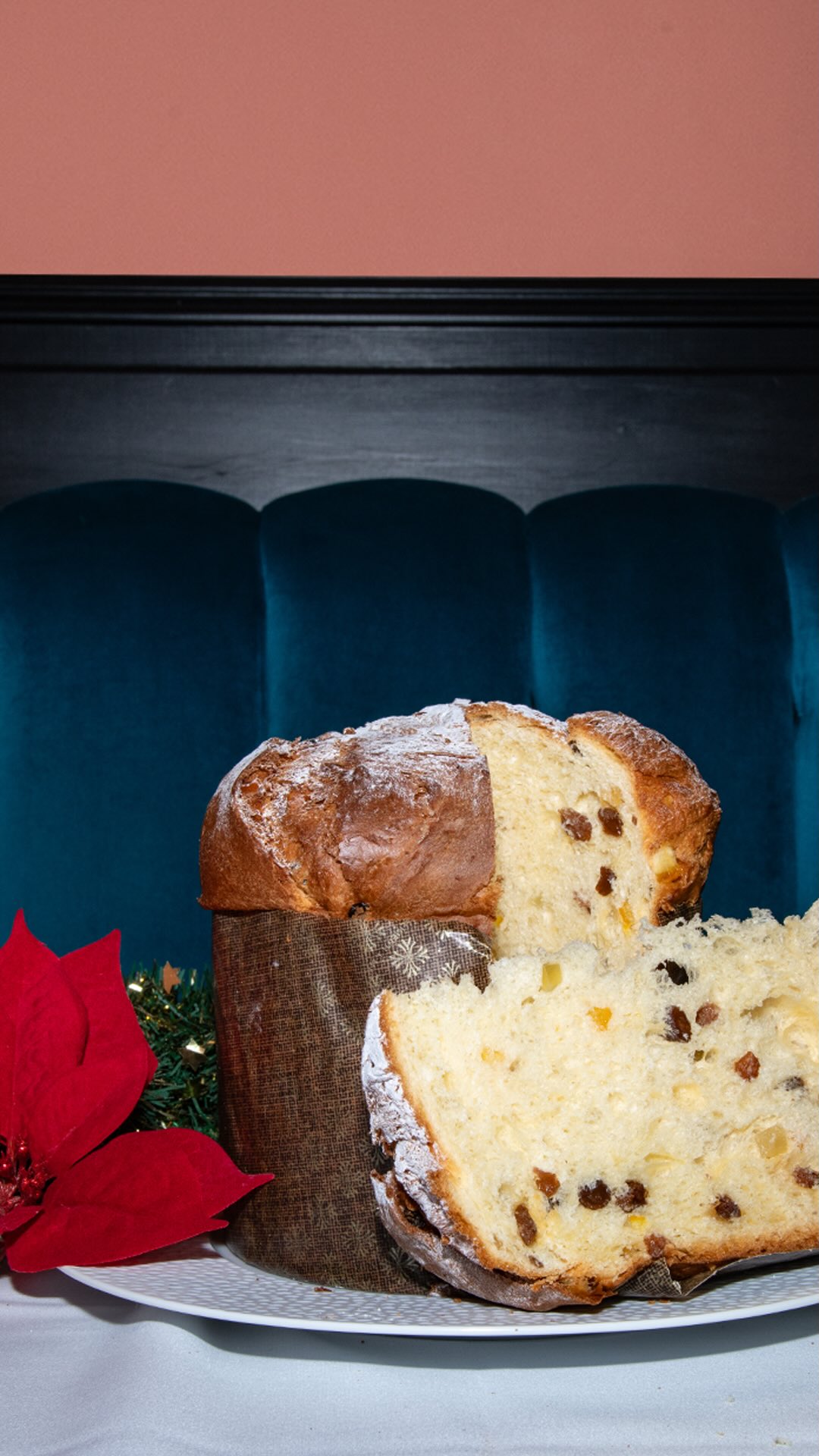 First, the magic. Then, the reveal. ✨
Our panettone, light and fragrant, finished with a delicate dusting of icing sugar. Christmas, served the Italian way. 🎄
📍Ninello’s Italian Restaurant - 15 Duke Street
#thingstodoinliverpool #italianrestaurant #christmastimeishere #panettoneartigianale #homemadefoodswithlove❤️