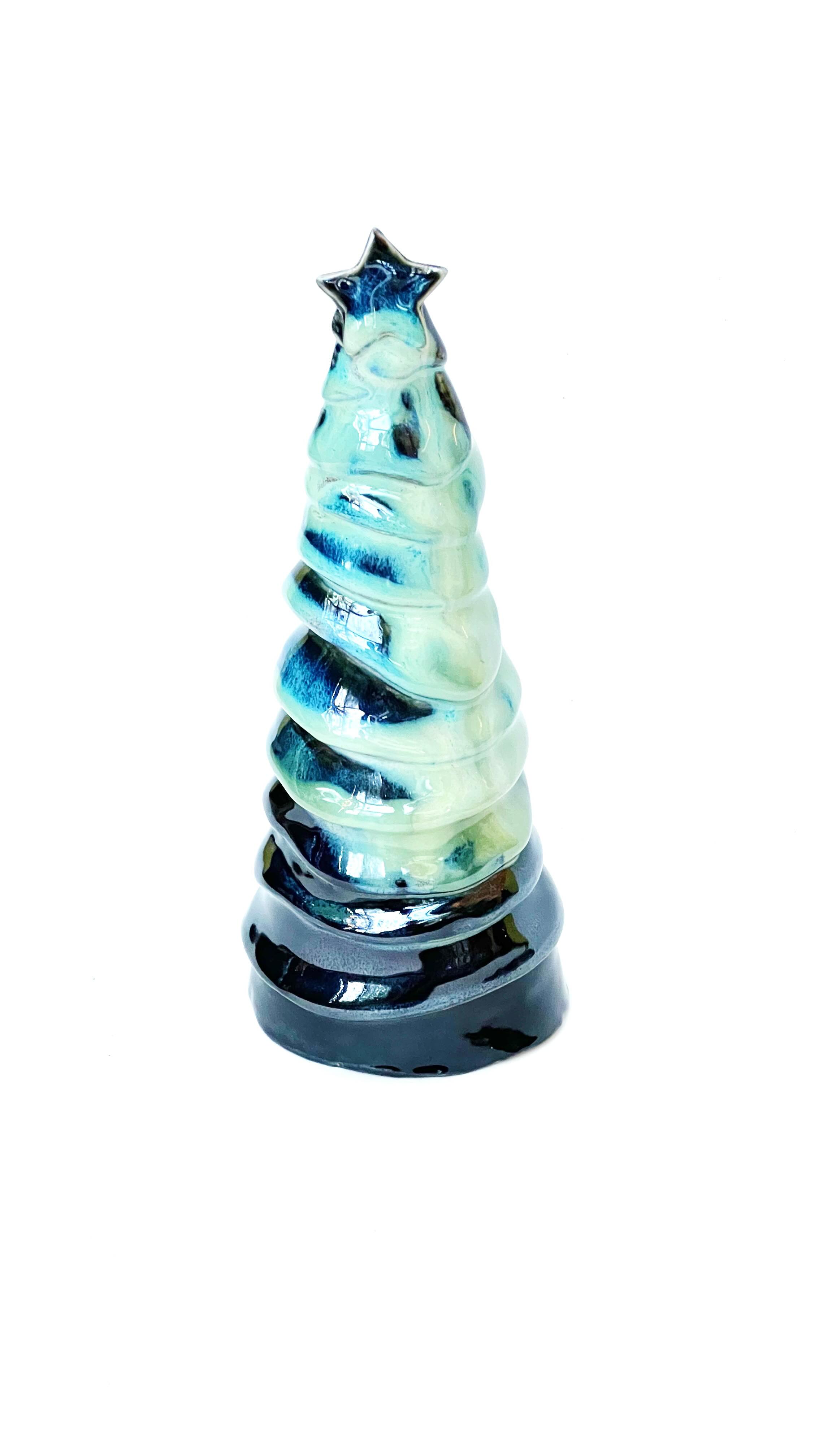 Handmade art and ceramics carry real meaning.
They’re made to last, shaped from the earth itself, and filled with intention.
You pour your soul into them — and they become part of a much bigger cycle.
That’s why I love what I do, and I hope you feel it too 🤍
#handmadeceramics #ceramicchristmastree #diyceramics #giftideas #christmastabledecor