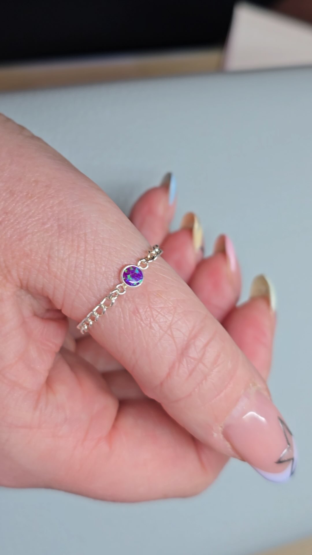 This is your sign to add us to your wishlist!🗒️🎀✨
(And be quick - there’s only 6 days to go🫣)
We can’t believe we’re less than a week away from Christmas 2025, and what a beautiful year it’s been for Links♾️
Dreaming of a Permanent Jewellery appointment being gifted to you this year? Send your loved ones to the link in our bio to have them secure you a slot for the start of 2026✨