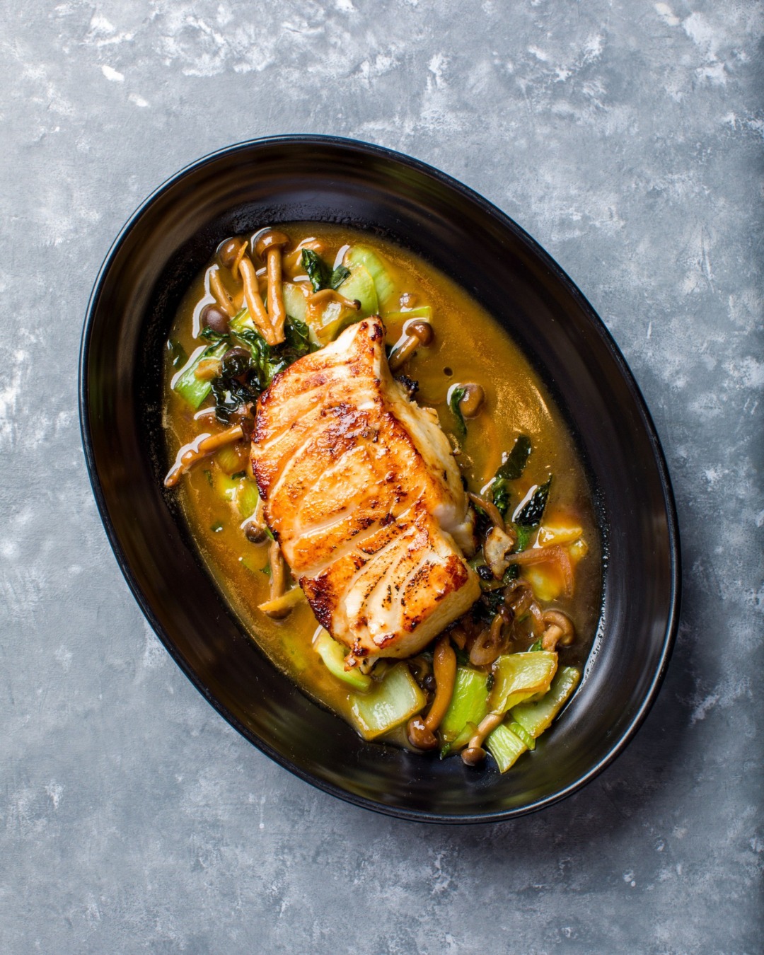 🐟✨ Indulge in perfection with the Miso Yaki Wild Chilean Seabass at @kingsfishhouse! Fresh, flavorful, and utterly irresistible.
And that’s just the beginning—explore all their other seafood treasures waiting to be devoured. 🌊🍴 Dive in today!
#StadiumPromenade #OrangeCA #LetsEatOC #KingsFishHouse #SeafoodLovers #ChileanSeabass #MisoYaki #FoodieFavorites #FreshCatch #