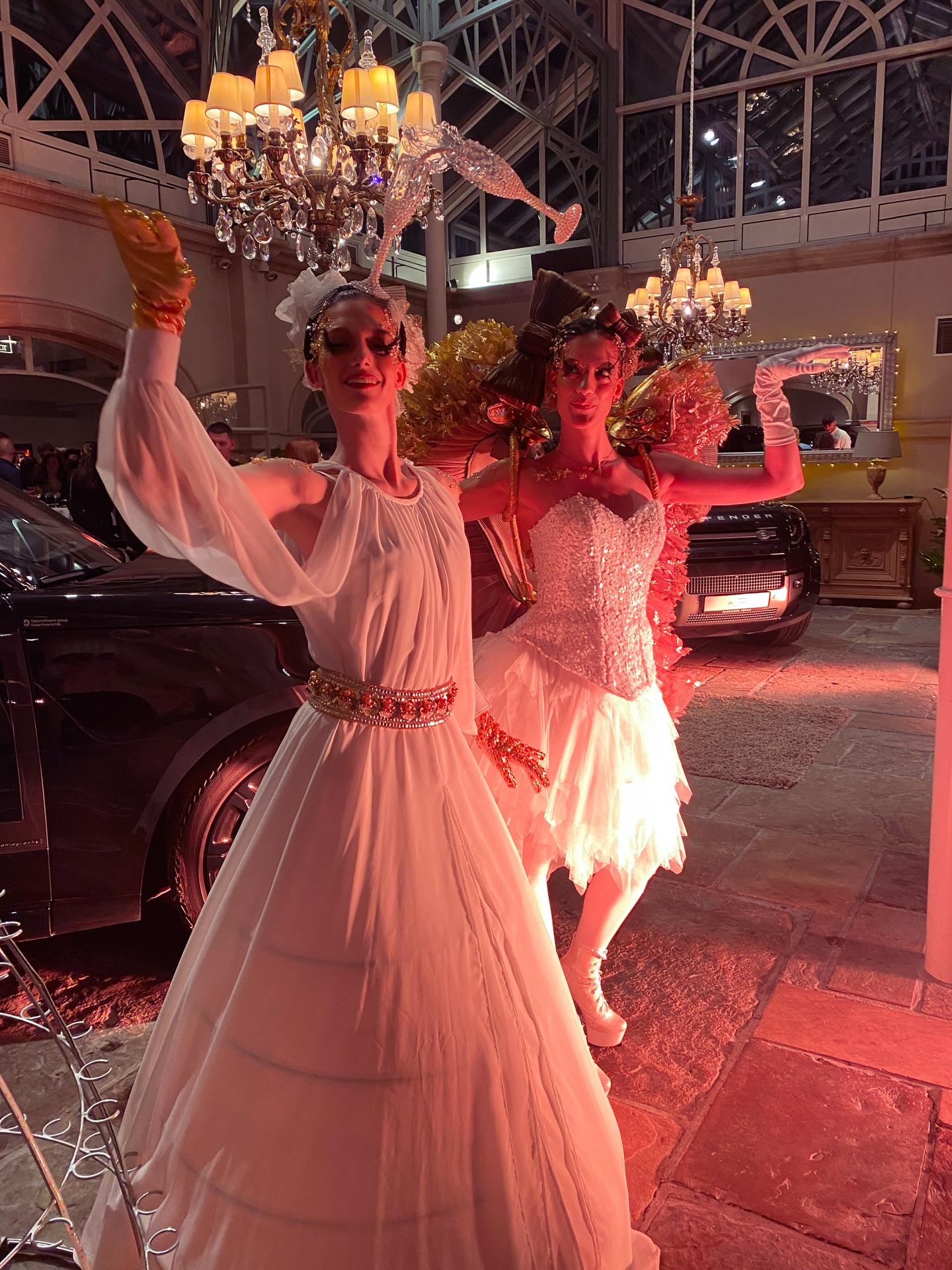 Hello champagne lady🥂, no better way to be welcomed!
#champagne #welcome #entertainment #showcase