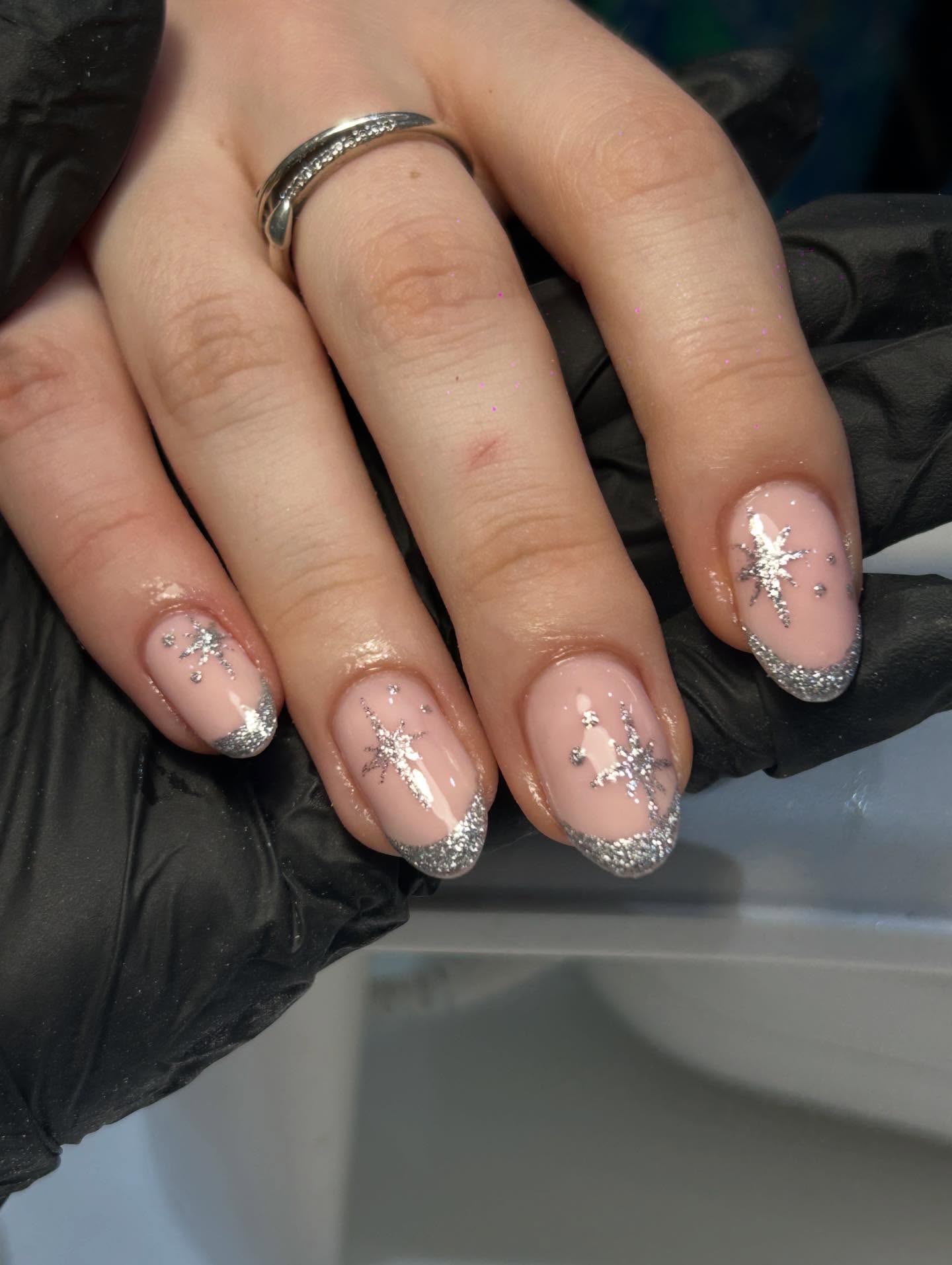 New years incoming….🍾🥂
#biabnails #biabmanicure #buildergel #buildergelnails #Jadednails