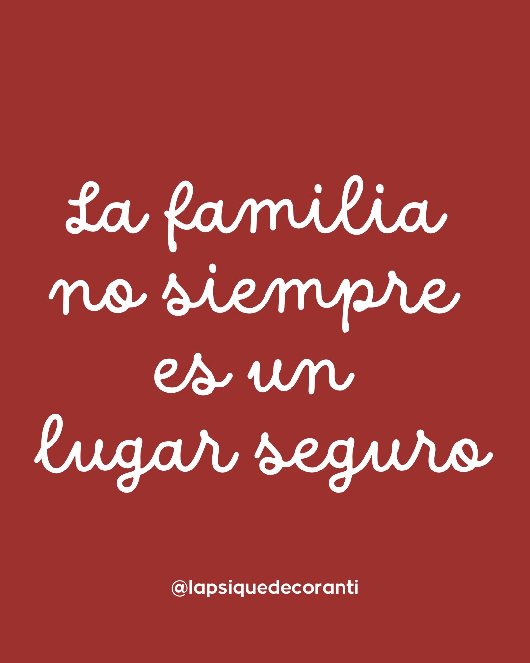 La Navidad se pinta como la época de la unión, los abrazos y las risas en familia. Pero, para muchas personas, estas fechas pueden ser un recordatorio doloroso de relaciones que han dejado heridas profundas.
Nos enseñaron que “la familia es sagrada” y que debemos perdonar cualquier cosa porque “es tu sangre.” Pero, ¿Qué pasa cuando ese entorno familiar no es un lugar seguro? ¿Qué ocurre cuando esas mismas personas que deberían cuidarte son las que te han herido?
La familia también puede ser:
El lugar donde aprendiste a callar para evitar conflictos.
La razón por la que dudas de tu propio valor.
El espacio donde se originaron muchas de tus inseguridades.
Aceptar esto no significa odiar ni rechazar a tu familia, sino reconocer la realidad: La familia no siempre es sinónimo de amor incondicional.
Cómo cuidar de ti misma en estas fechas:
Permítete poner límites: No estás obligada a soportar comentarios hirientes o dinámicas que te dañen, sin importar de quién vengan.
No idealices las relaciones: Está bien si tu familia no es perfecta o si decides no pasar estas fechas con ellos.
Crea tu propia definición de hogar: Familia es quien te respeta, te cuida y te permite ser tú. No importa si son amigos, pareja o incluso tú misma.
Sé amable contigo misma: Es normal sentir emociones encontradas durante estas fechas. Valida lo que sientes y prioriza tu bienestar.
El amor propio también significa reconocer que no estás obligada a mantener relaciones que te dañan, incluso si son familiares.
🎁 Tu mayor regalo esta Navidad podría ser darte el permiso de protegerte y rodearte de personas que sí te valoran.
#relacionesfamiliares #navidadconsciente #límitessanos #amorpropio #cuidadoemocional #autoestima #saludmental #sanaremociones #traumafamiliar #crecimientopersonal #autocuidado #psicología #bienestaremocional #fortalezainterior #sanaciónfamiliar