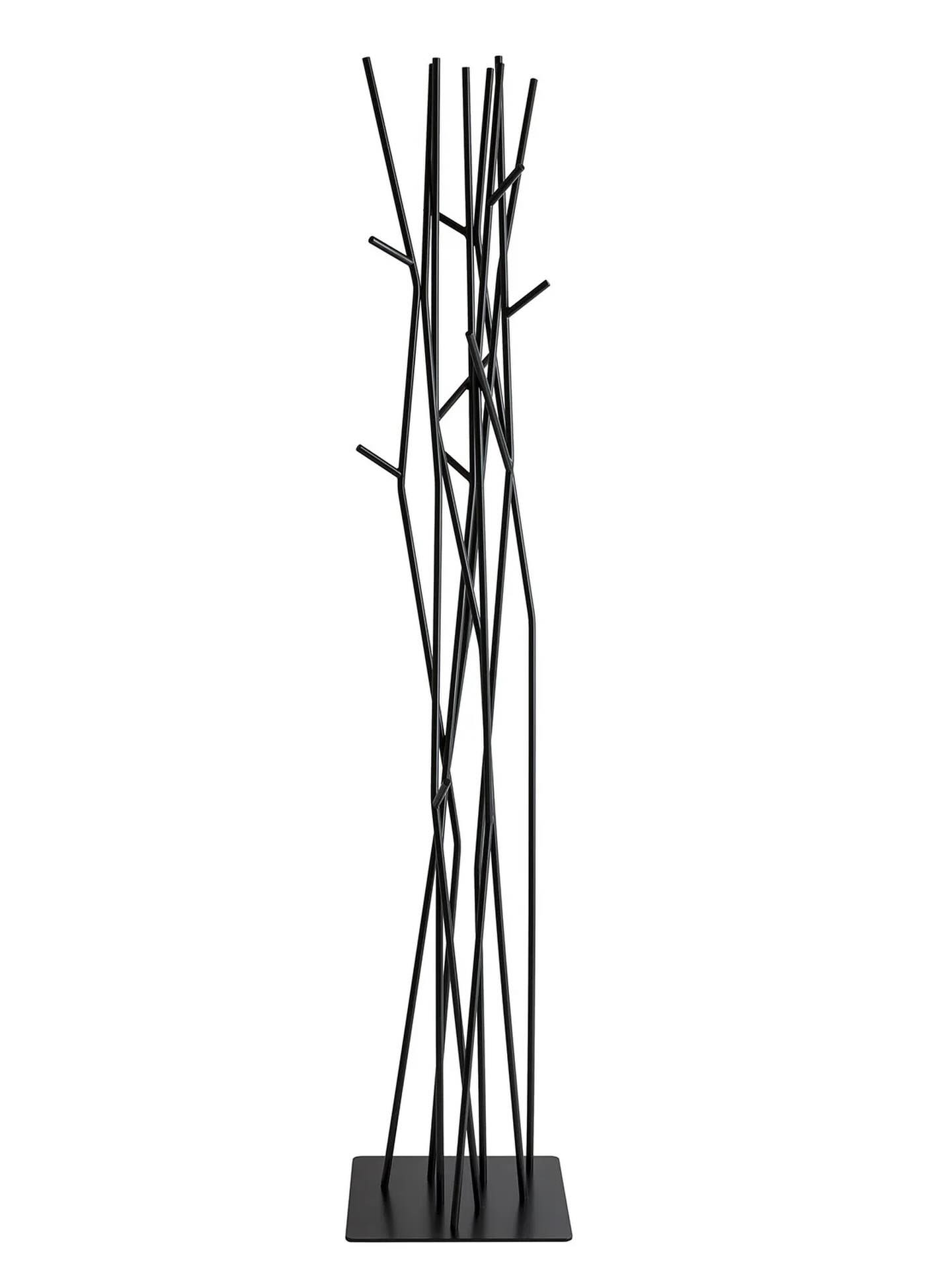 LATVA – rohkem kui lihtsalt nagi.
Ajatu disainiikoon, mis on juba 15 aastat leidnud koha stiilsetes interjöörides. Mikko Laakkoneni loodud LATVA on inspireeritud talvistest kasepuudest – kerge, graatsiline ja samas funktsionaalne.