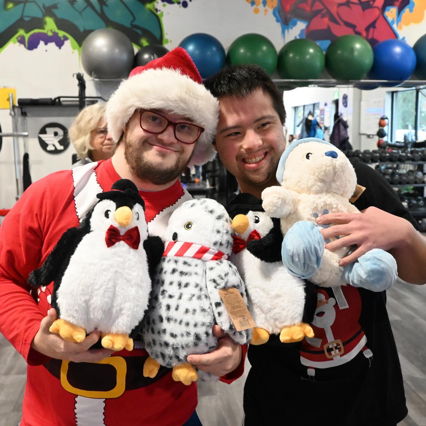 This week at @fiercenfitboxing it was filled with a little extra holiday spirit.
We were grateful to welcome Santa, who spent time with our athletes sharing smiles, laughs, and meaningful moments together. These experiences go beyond the photos. They reflect the inclusive, supportive environment we strive to create every day where each athlete feels welcomed and celebrated.
A sincere thank you to @petsmartcanada for their generous donation of stuffed animals, which brought even more joy to our athletes and made the visit extra special.
We are also thankful to everyone who helped make this day possible and to the families who continue to place their trust in our program.
Wishing everyone a warm and joyful holiday season.
#fiercenfitboxing #specialneedsboxing #aplaceforall #petsmart #volunteer #charity #communitysupport #fetterfitness