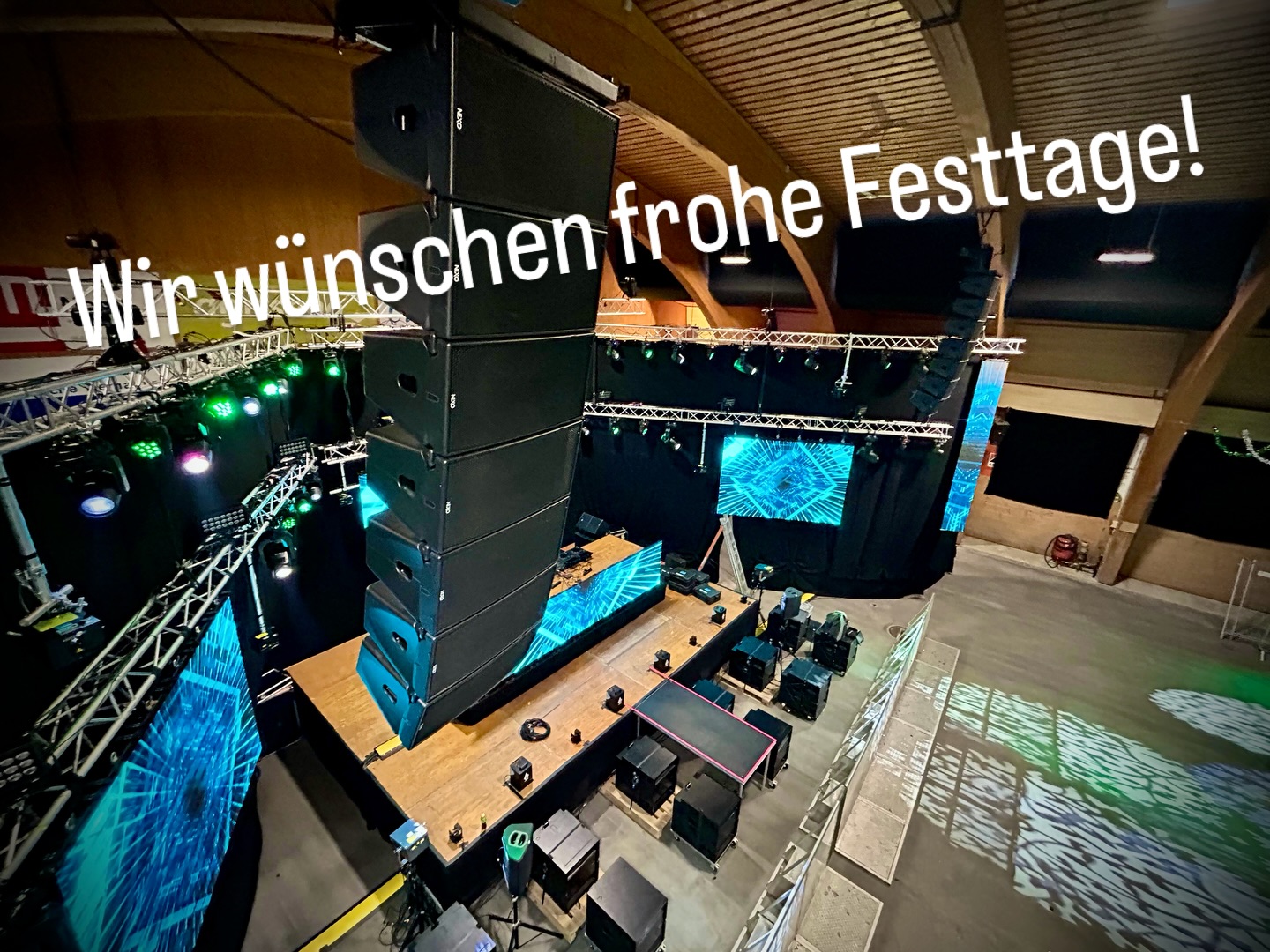 Das wars von uns für dieses Jahr.
Unser letztes Projekt im 2025 war die Audio-Systemtechnik für die grosse Silvesterparty in der Markthalle Wattwil im Auftrag von @psc_light_and_sound wo wir unser beliebtes „Augspurger“-Subwooferarrangement aufgebaut haben.
Für dieses Jahr machen wir Schluss und freuen uns auf all die tollen Projekte im neuen Jahr!
Wir wünschen euch wundervolle Festtage und dass ihr gut ins 2026 kommt.
