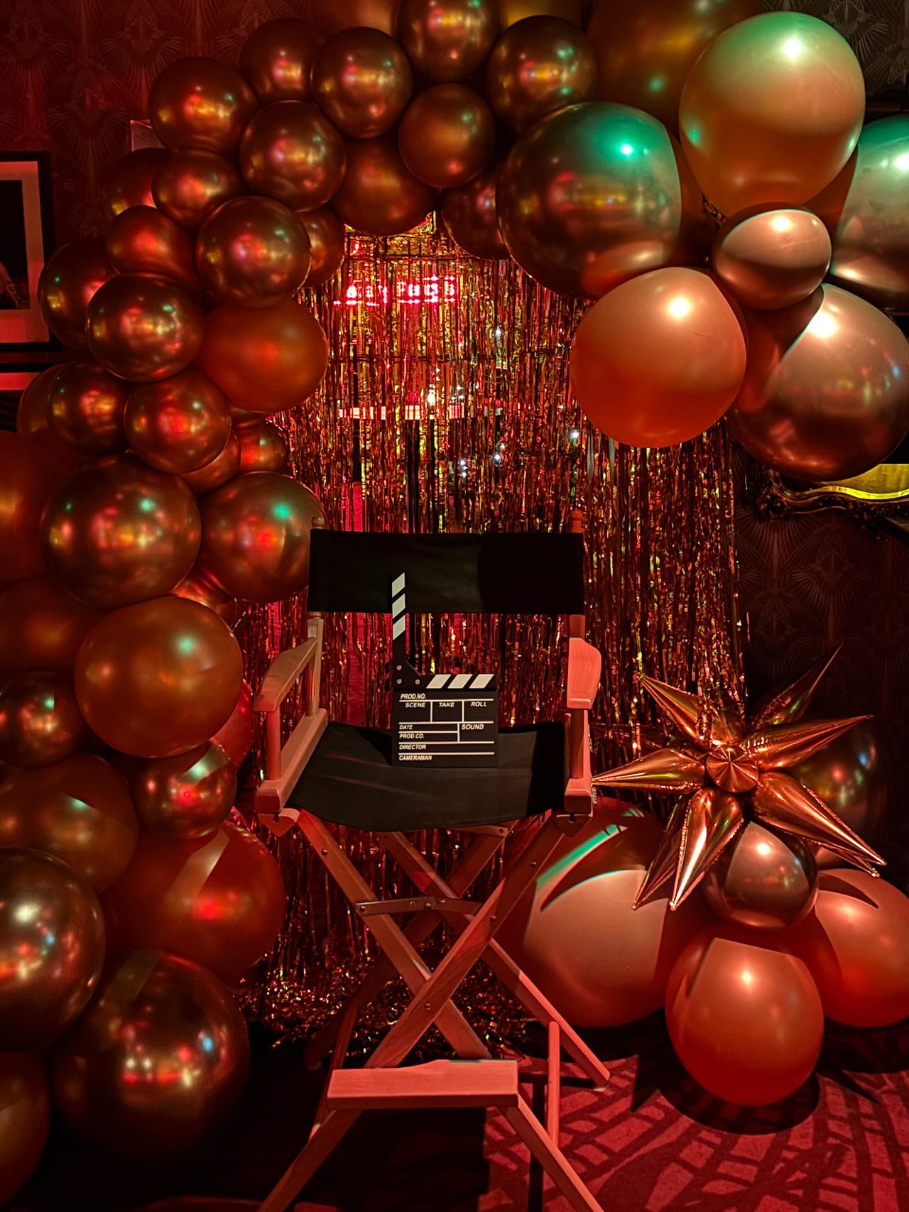 Deck the halls with @bespokeballoons.ie