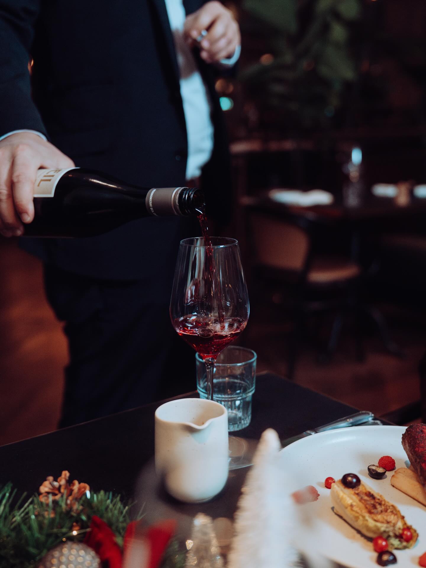 The countdown is on, and the end of the year is almost here. Still no plans? Let us make it unforgettable – a special New Year’s Eve dinner, fine wine, and an atmosphere you’ll love. 🍷✨🎉
#NewYearsEve #CountdownToMidnight #CelebrateInStyle #FineDining #cheersto2026