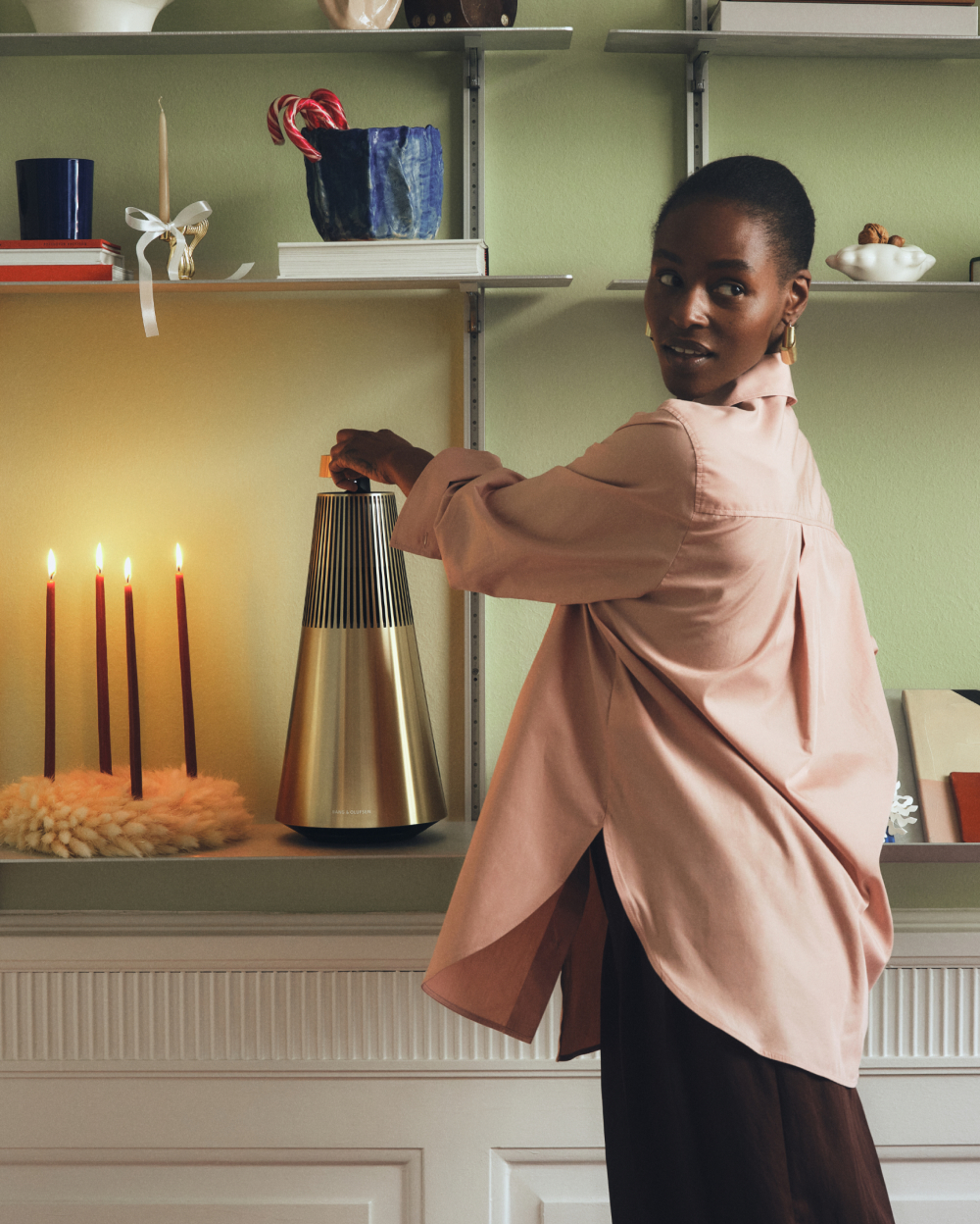 BeoSound 2 — elevate your holidays with unrivalled sound.
@bangolufsenbrussels
#beosound2