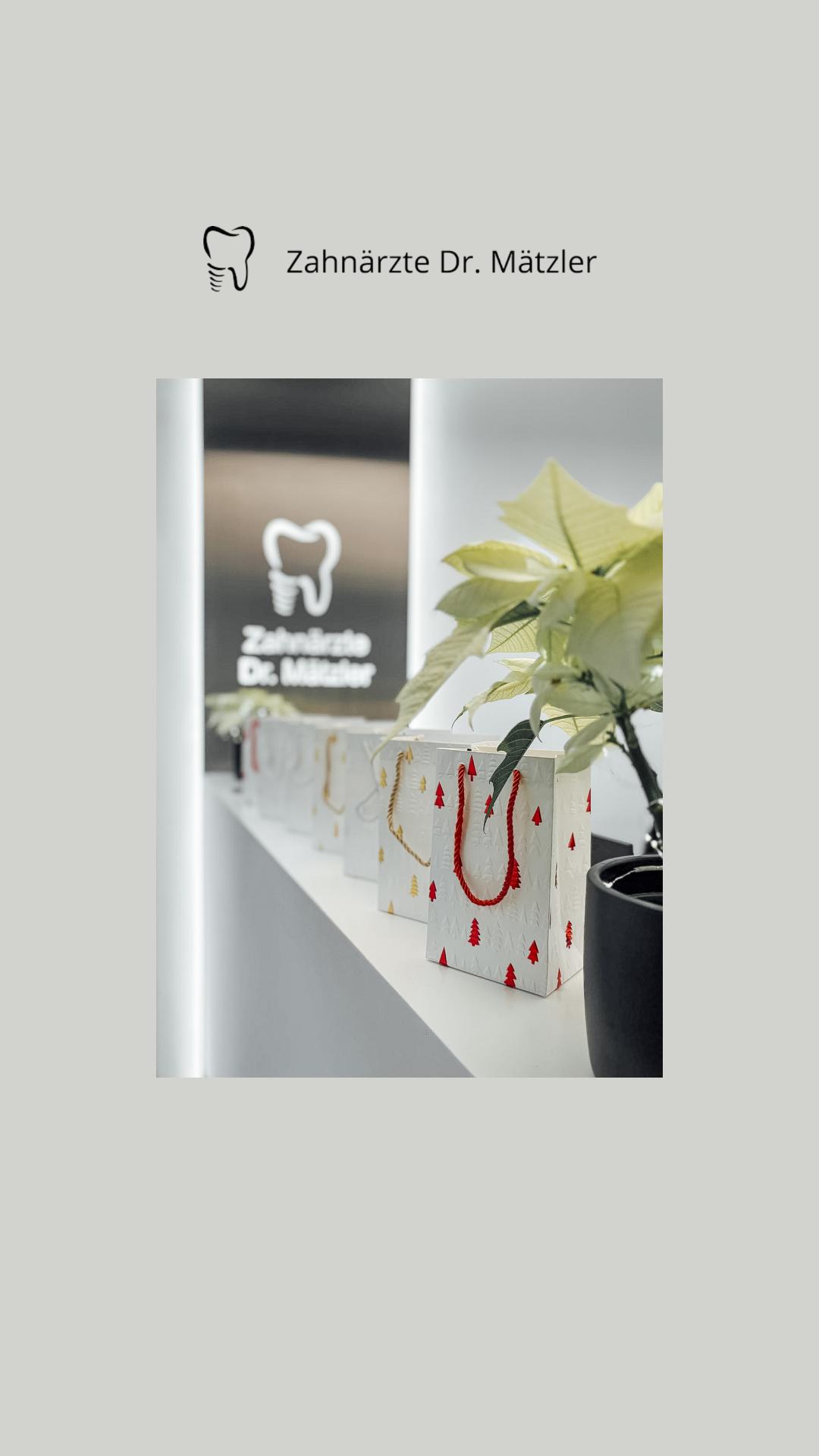 // 𝗪𝗲𝗶𝗵𝗻𝗮𝗰𝗵𝘁𝘀𝗳𝗲𝗶𝗲𝗿 𝗯𝗲𝗶 𝗭𝗮𝗵𝗻ä𝗿𝘇𝘁𝗲 𝗗𝗿. 𝗠ä𝘁𝘇𝗹𝗲𝗿 ✨🎄
Unsere diesjährige Weihnachtsfeier begann ganz entspannt mit Geschenken und einem kleinen Umtrunk in der Praxis. Anschließend wurden wir im Verwalter in Dornbirn (@zum_verwalter_dornbirn) mit einem fantastischen Menü verwöhnt und genossen den Abend gemeinsam. 🥂🍽️
Ein herzliches Dankeschön an unser Team für euren täglichen Einsatz, eure Herzlichkeit und den starken Zusammenhalt – ihr macht unsere Praxis zu dem, was sie ist. 💙
#drmätzler #zahnarzt #dornbirn #zahnarztpraxis #zahnarztpraxisdornbirn #zahnarztdornbirn #team