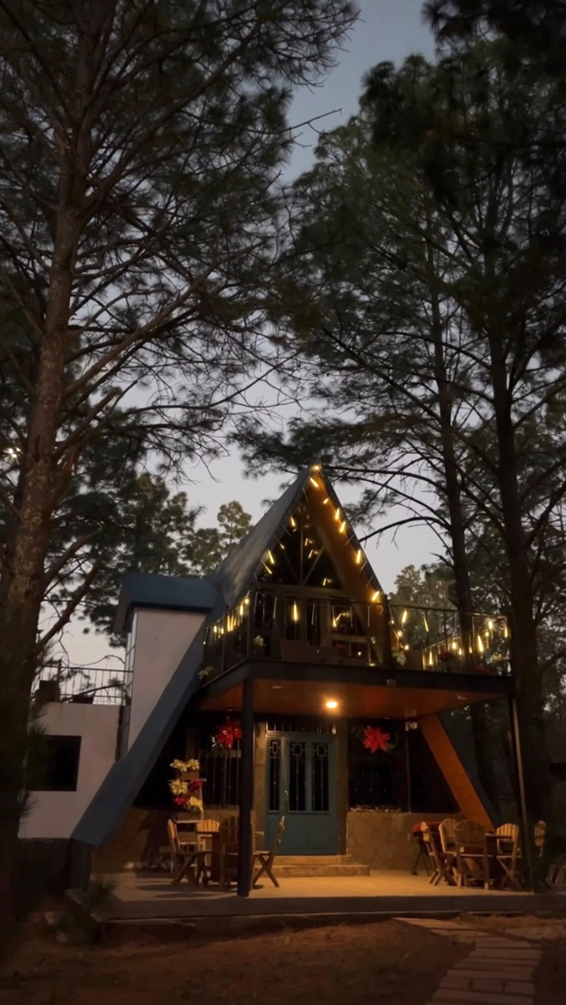 Nosotros ya tenemos lista nuestra carta para Santa y tu ??
Te recordamos que ya puedes empezar a reservar para el 2026 ✨
#cabañas #cabins #bosque #cabañademadera #navidad