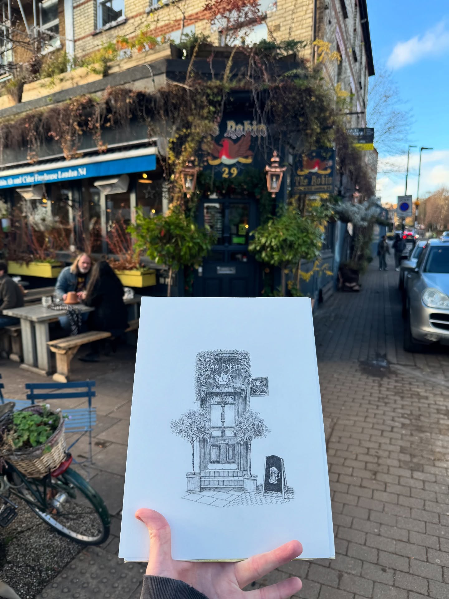 The Robin, Crouch Hill
Come down for a mulled vino and mince pie today between 12-4pm - il be here will all my drawings :)
#penart #illustrator #robin #drawing #fineline