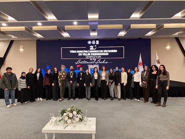 Hacettepe Üniversitesi öğretim üyelerinden Prof. Dr. Esra Akı, Adalet Bakanı Sayın Yılmaz Tunç Beyefendiye ergoterapi bölümünün çalışmaları ile denetimli serbestlik alanında yürütülen uygulamalar ve katkılar hakkında bilgi sundu. Esra Akı hocaya mesleğimize katkıları ve desteği için teşekkür ederiz.
@esra_aki