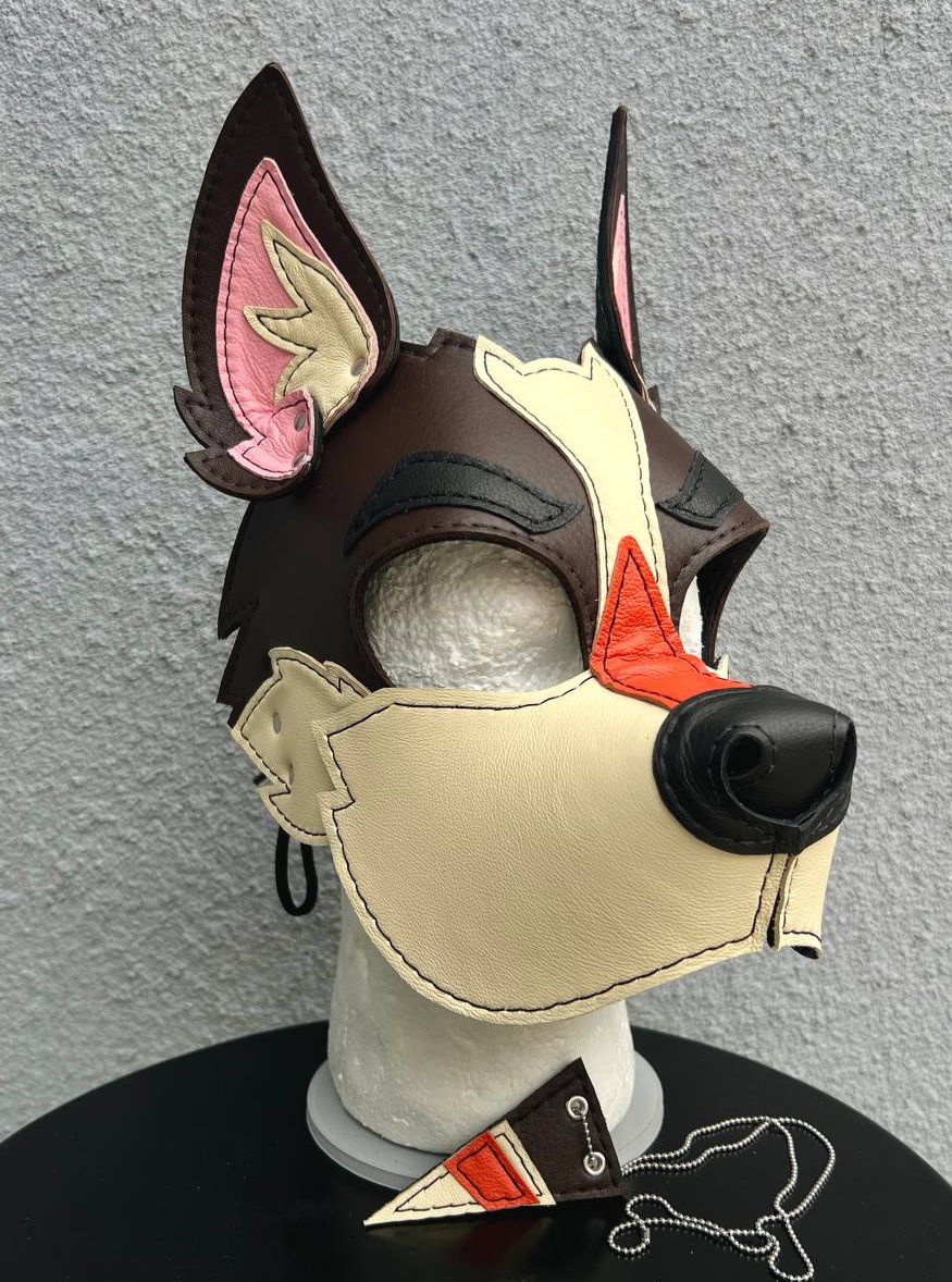 Partial Custom Wolf Hood for Sparrow! 🐺
www.scrapyardleather.com
#scrapyardleather #scrapyardlthr #puppiesofinstagram #puppyplay #pupplay #puppyplaycommunity #humanpup #lgbtq🌈 #humanpuppyplay #lgbtq #pups #puppyplaygear #puppyplaybdsm #puppyplaytime #petplay #humanpetplay #furries #furryfandom