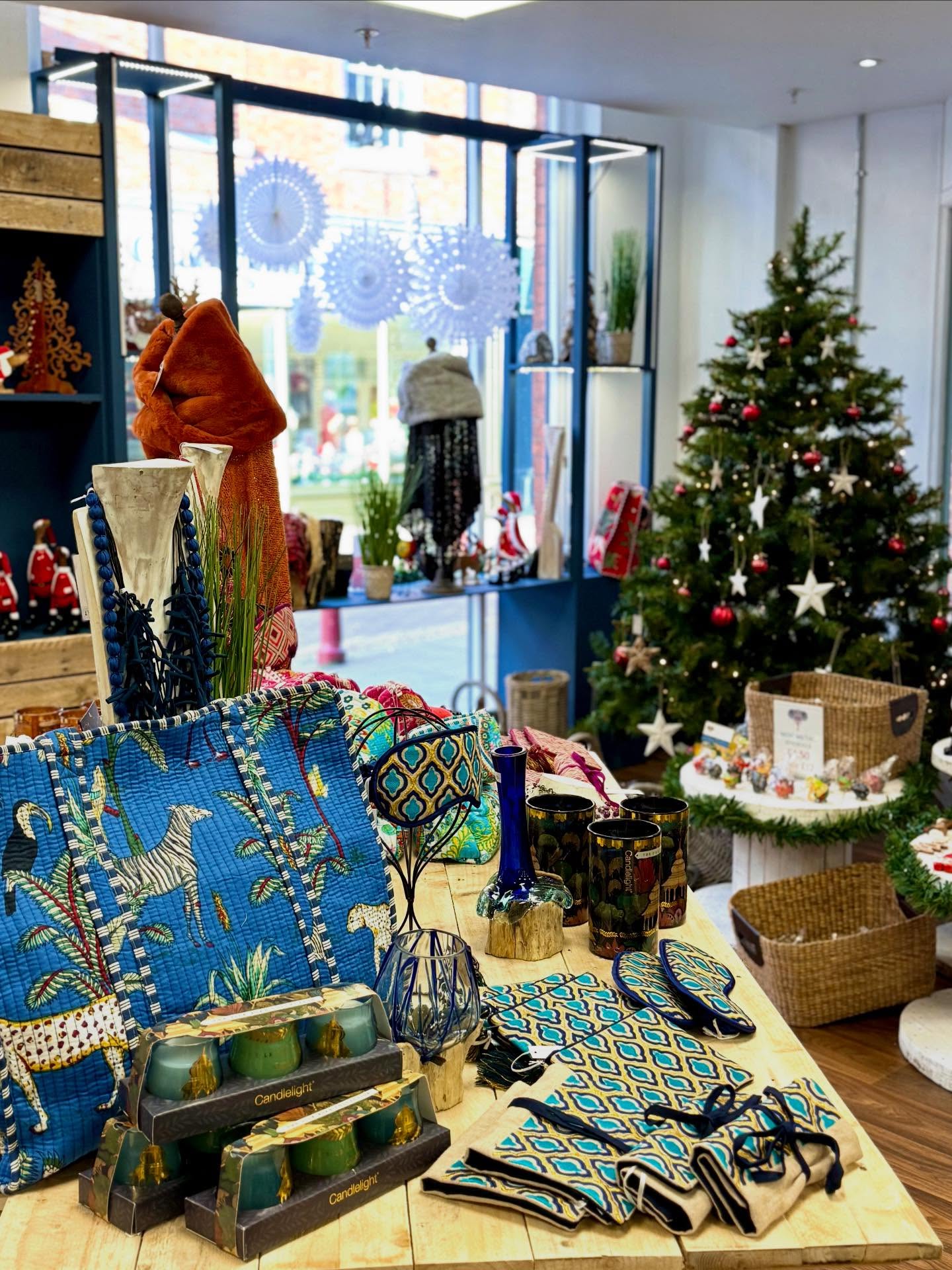 It’s the last weekend before Christmas 😱 have you finished your shopping yet?! 🎁
Whether you just need the final few stocking fillers, or you haven’t bought a single present yet, we’ve got you covered this weekend with loads of great gift ideas.
Pop in and see us this Saturday (open 10-4), or if you’re a super last-minute shopper we will also be open on Monday and Tuesday… but not Xmas eve (you’ve been warned!)
#lastminuteshopping #christmasgiftideas #christmasshopping #shoplocal #shopindependent #shopsmall #shopnewark #newarkontrent