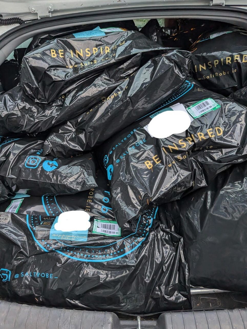 And just like that… your Christmas orders are on the way!! 🎄
A little bts reality check of running a start up business as a new mom. Never a dull day at SaltRobe HQ 🫶