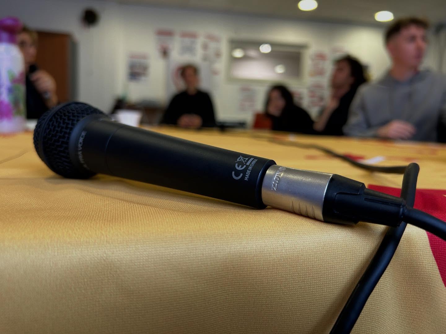 Hier, nous avons eu le plaisir d’accueillir Radio Eclessia et @radioaviva , qui sont venues interviewer les étudiants Erasmus. Un grand merci à eux pour leur présence et à l’association Arra pour son soutien ! #midilibre #lagazette #radioaviva #erasmusplus #maisondeleurope