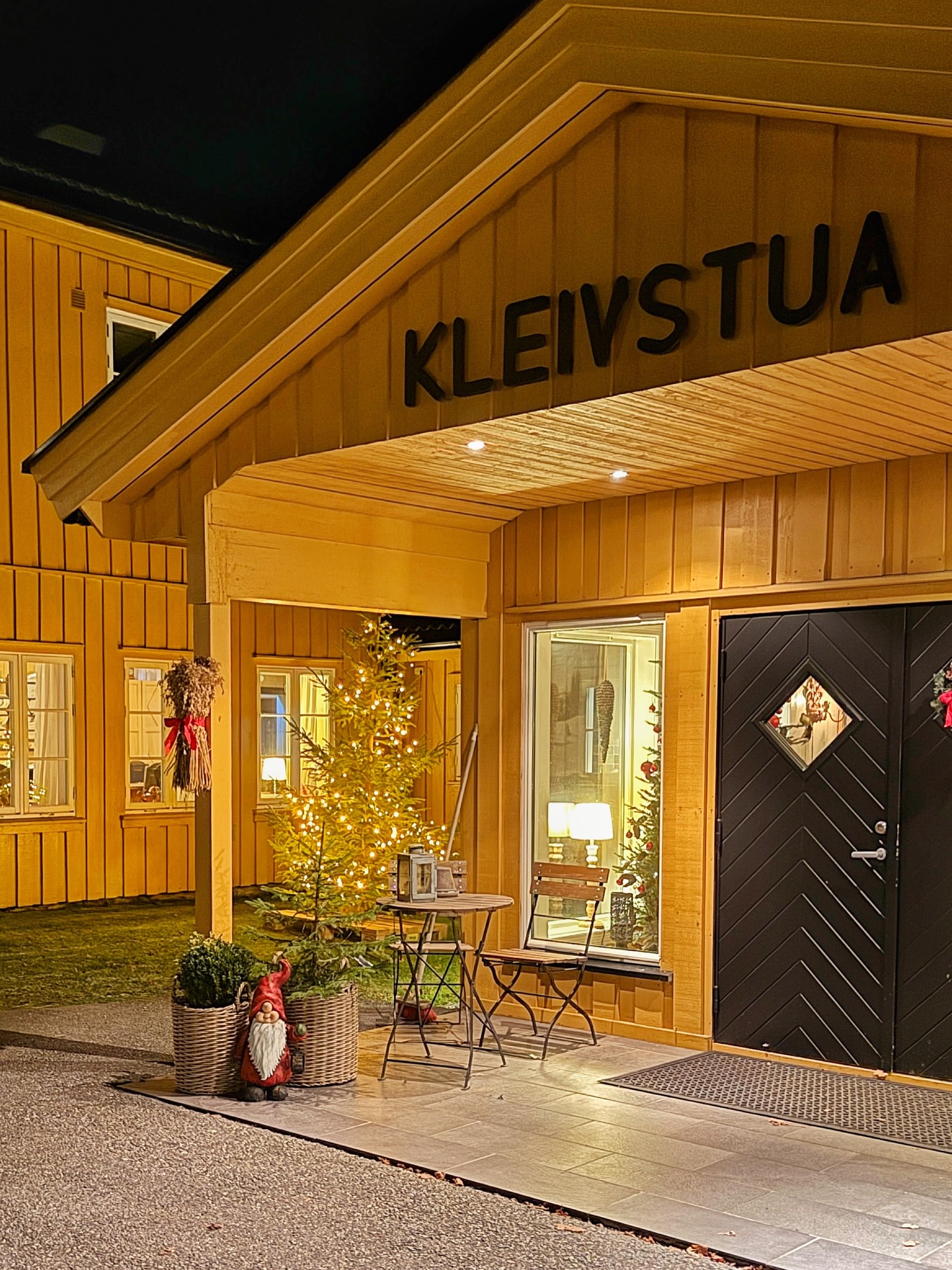 Den beste gaven er tid sammen. Kjøp et gavekort og overrask med et hotellopphold eller en hyggelig middag på Kleivstua.
#kleivstua #kleivstuahotell #møtestedetpåkrokskogen