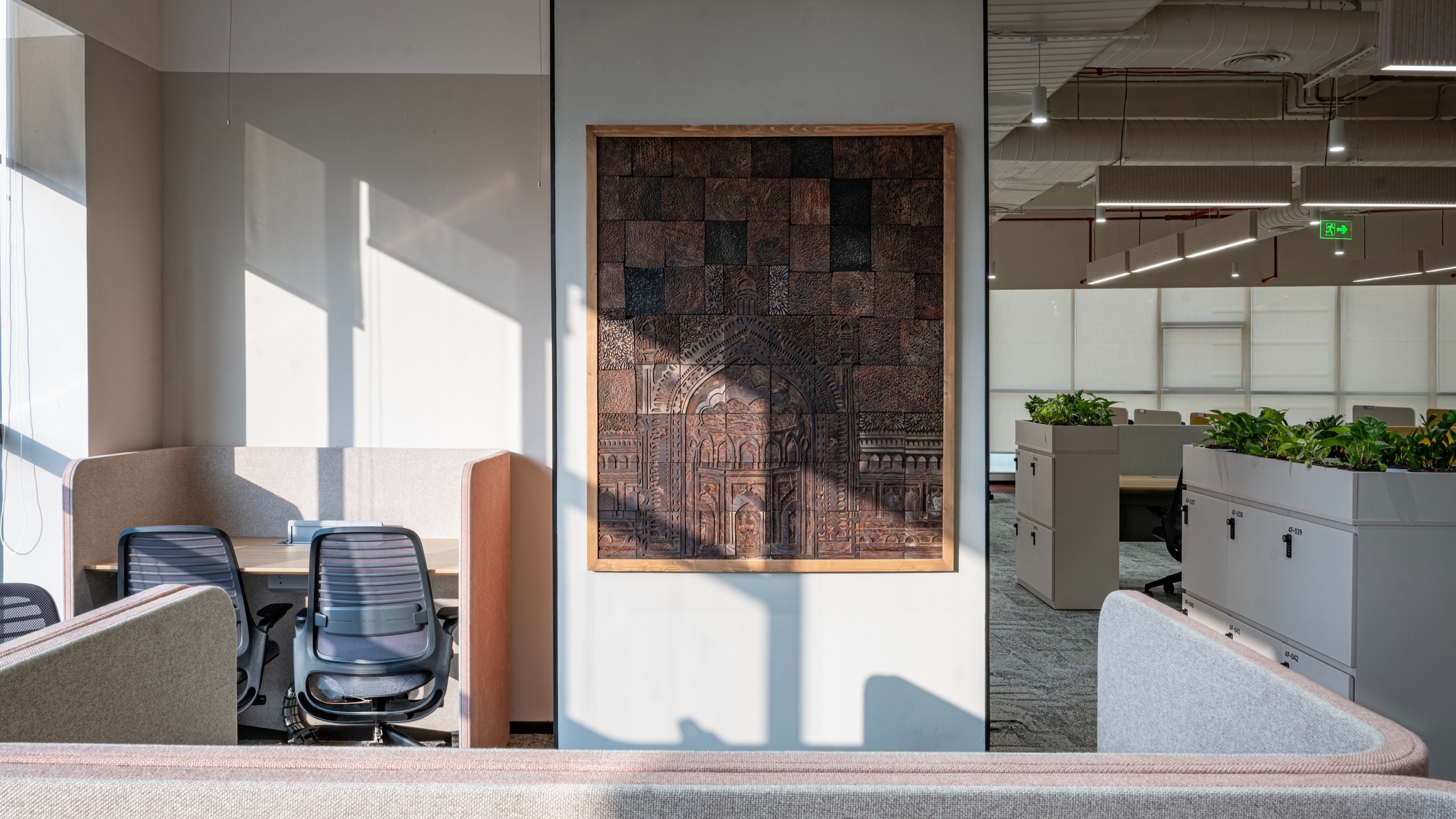 Wood carving from Lucknow’s Farrukhabad created by Thariq, Sanjeev, Shekar, Azamal, and Kartaar, carved over 20+ days to produce this large wooden block artwork using traditional block-printing techniques and tools.