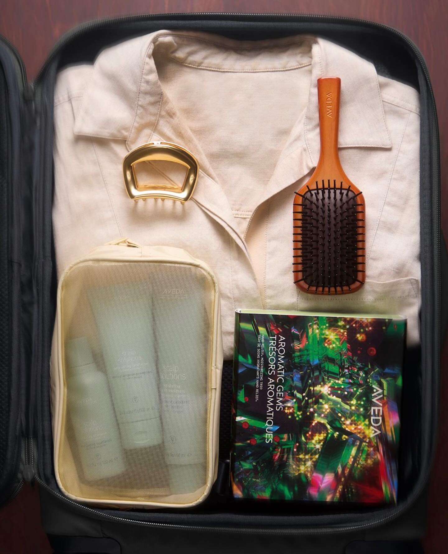 Little things I never travel without ✨
Hair essentials packed and ready 🤍
#TravelEssentials #HairCareRoutine #AvedaLove #SelfCareMoments #NeutralAesthetic SoftLuxury TravelReady EverydayEssentials
