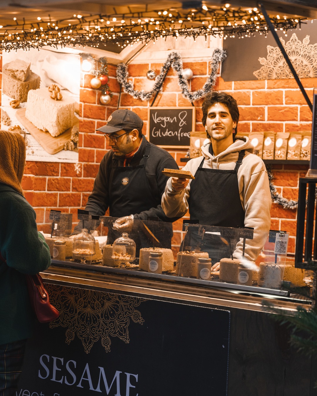 Wer hat schon probiert?😍
#Weihnachtsmarkt #ZürichWeihnachten #SchweizWeihnachten #ZürichErleben
#SchweizEntdecken #ChristmasInSwitzerland #FondueZürich #Samichlaus #ZürcherWeihnachtsallee