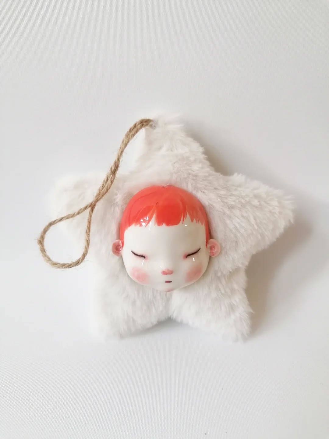 ✨🤍✨7 zile până la Crăciun...
#porcelain #steluta #depusînbrad