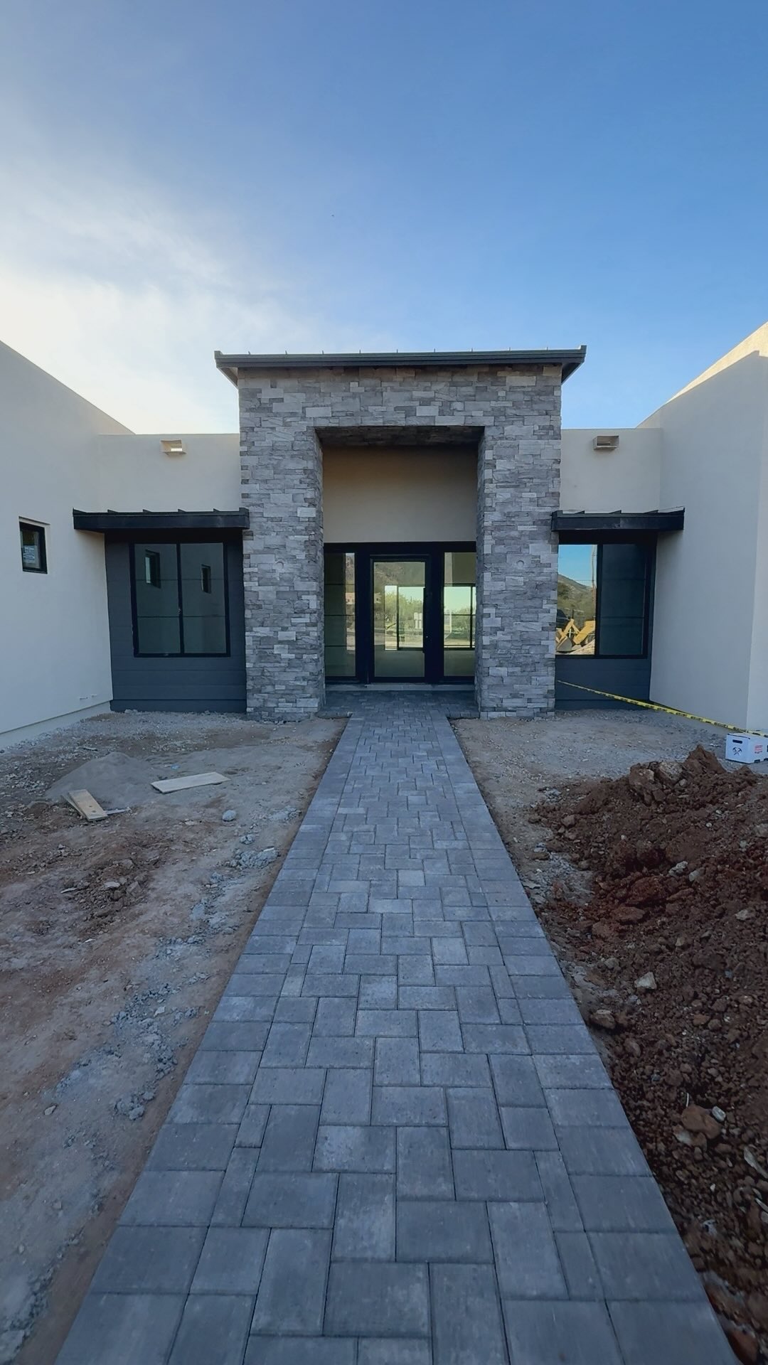 š§ Desert Luxury, In the Makingā¦
Introducing a future showstopper rising in the heart of Cave Creek, AZ šļø where timeless design meets expansive desert living.
This custom-built estate is taking form on over almost two acres of serene land, offering 4 bedrooms, 4.5 baths, 4,174 sq ft, and a 42-ft RV garage to house your biggest dreams. š
Think open-concept elegance, dramatic views, and high-end finishesāall coming soon. This isnāt just a home⦠itās a lifestyle in the making. šš”
⨠Construction is underway⦠and trust me, youāll want to be the first to walk through these doors.!
Listed by Darren Tackett.
DM or click the link in bio to schedule your private tour.
š” Kevin McDonald, RealtorĀ®
Licensed in AZ & OR
eXp Realty, Tackett Team
š² 503.544.6378
š KevinMcDonaldHomes.com
⨠Finding your dream home one step at a time.