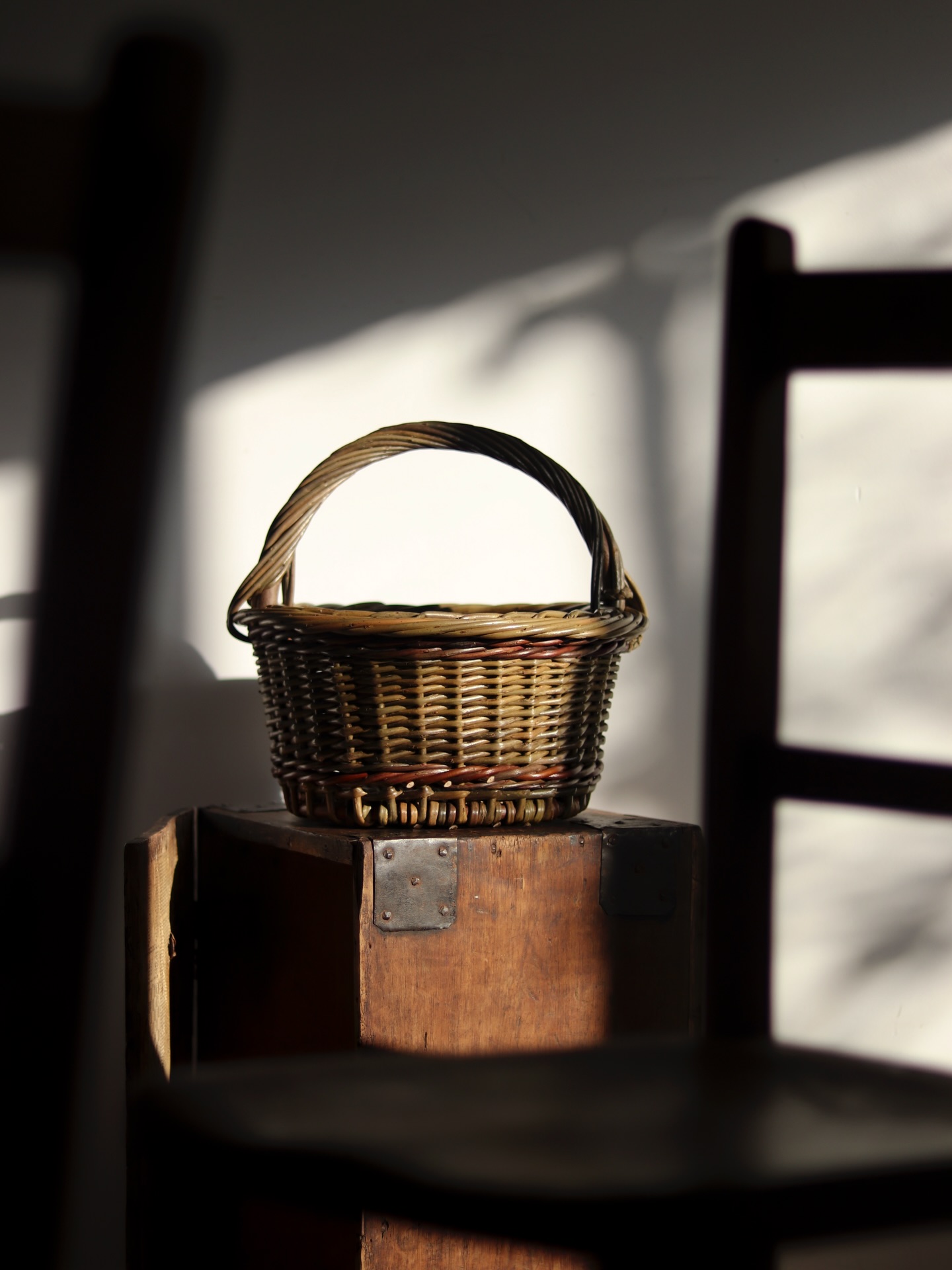 First light.
I took this photograph back in October, the basket was from our Autumn Winter collection which feels like a long time ago already. Images like this one encourage me to think about the importance of light, here it’s been grey and raining for days and I’m sure looking forward to seeing the sun again. When the weather does come good we will be back out in the field continuing to harvest our willow.