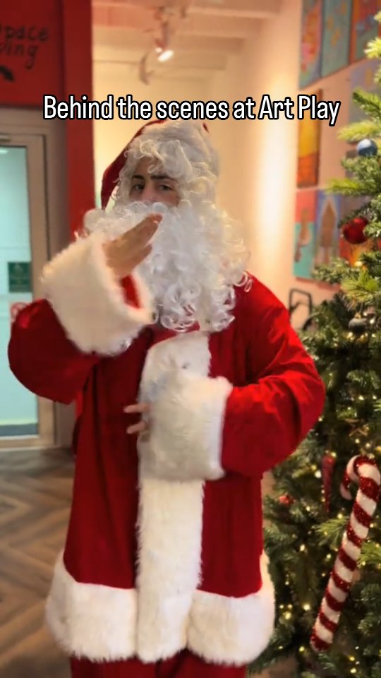 Behind the scenes at Art Play. What our staff really get up to at work 🎅🎵
#artbar #hospitality #artplaylondon #artplay