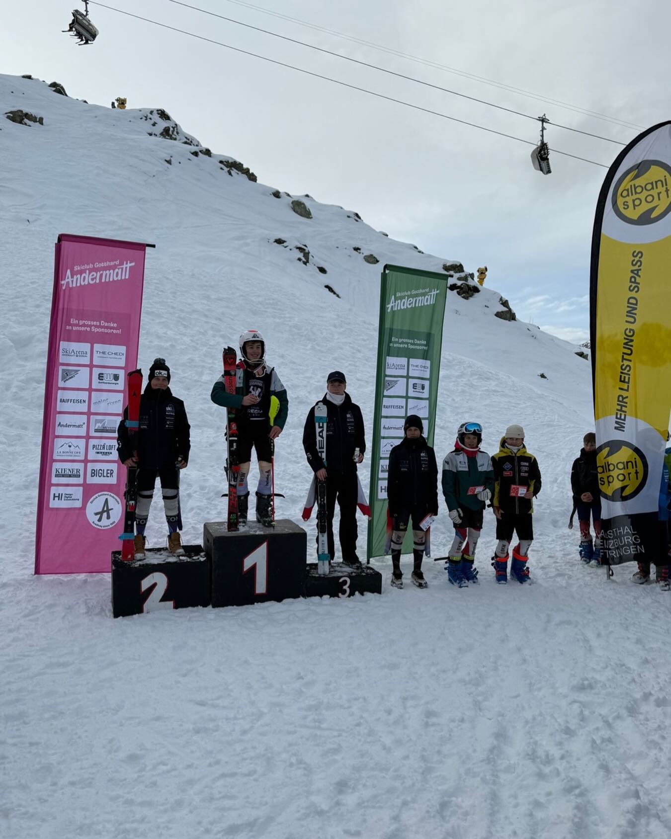 Start in die neue Saison geglückt! Finn erzielt mit Platz 2 und 3 🥈🥉💪💪bei den Slalom Punkterennen in Andermatt einen perfekten Start. Yven überzeugt mit den Rangierungen 4 und 8💪